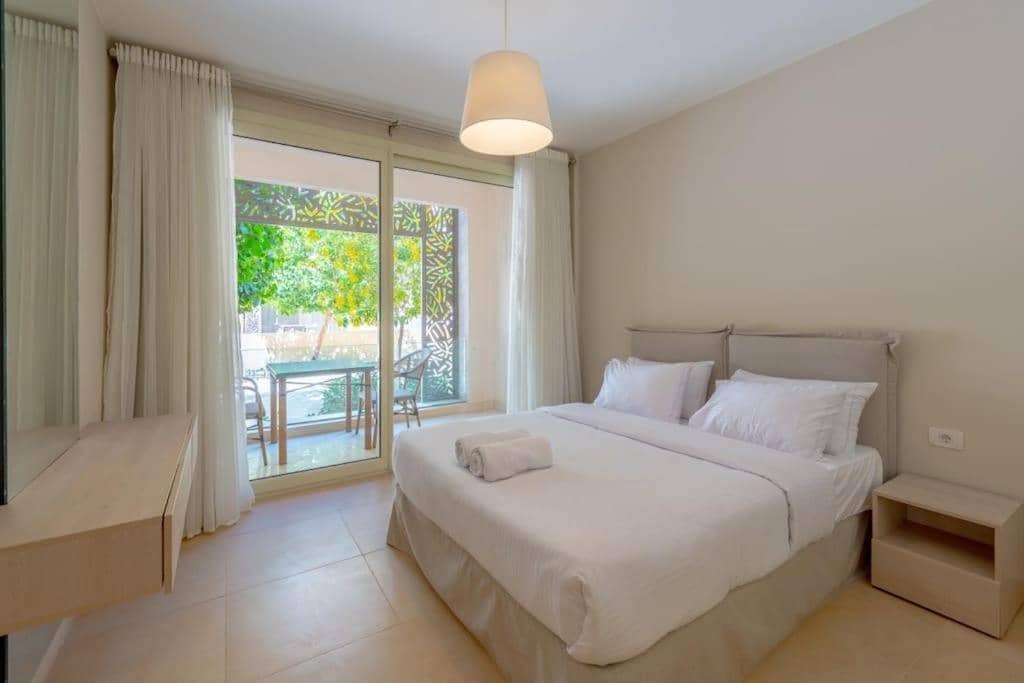 Stylish Gouna Escape 2BR Mangroovy Beach Pool Access — 5