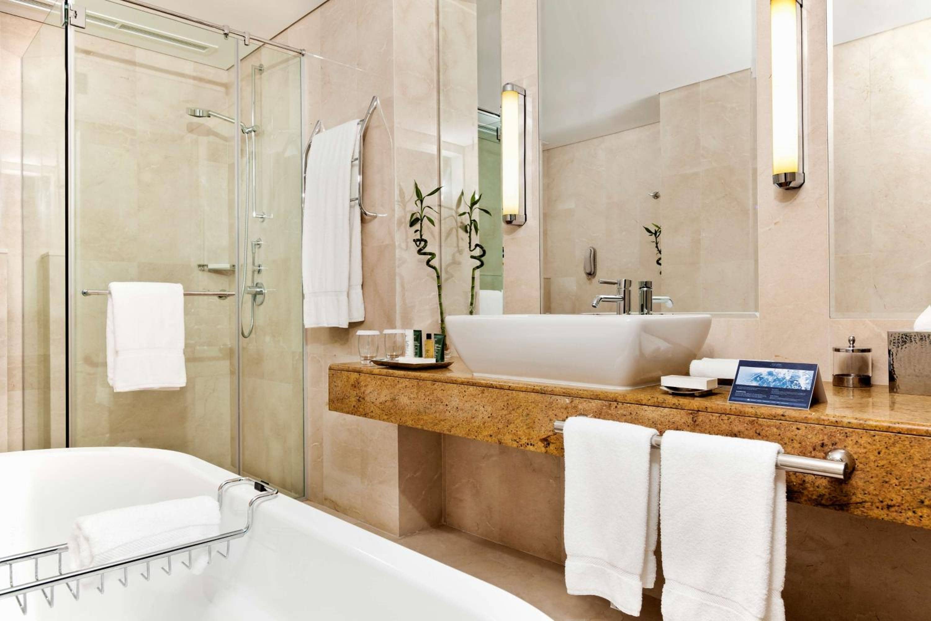 Hilton Doha — 5