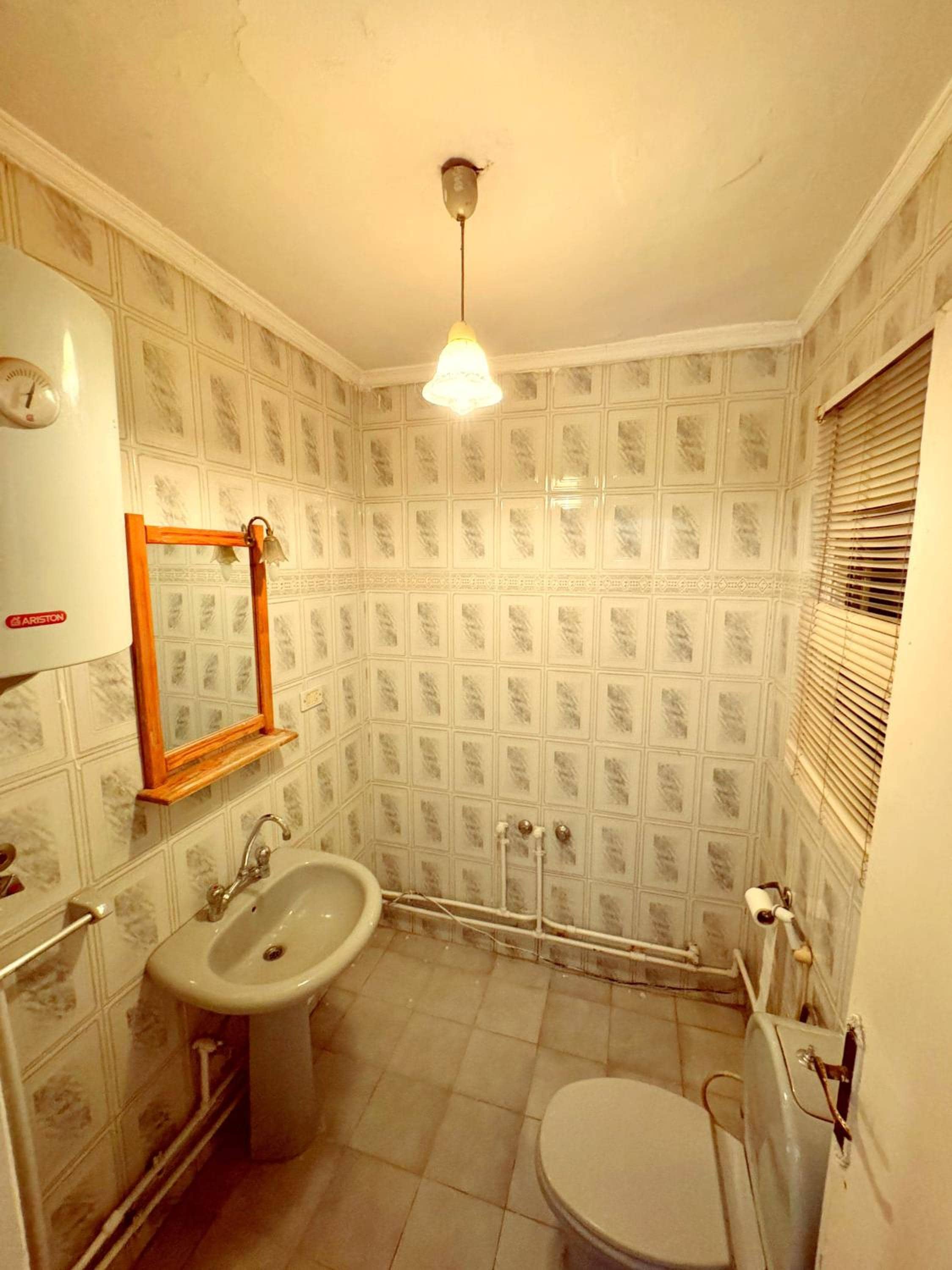 Large room with its own balcony — 5