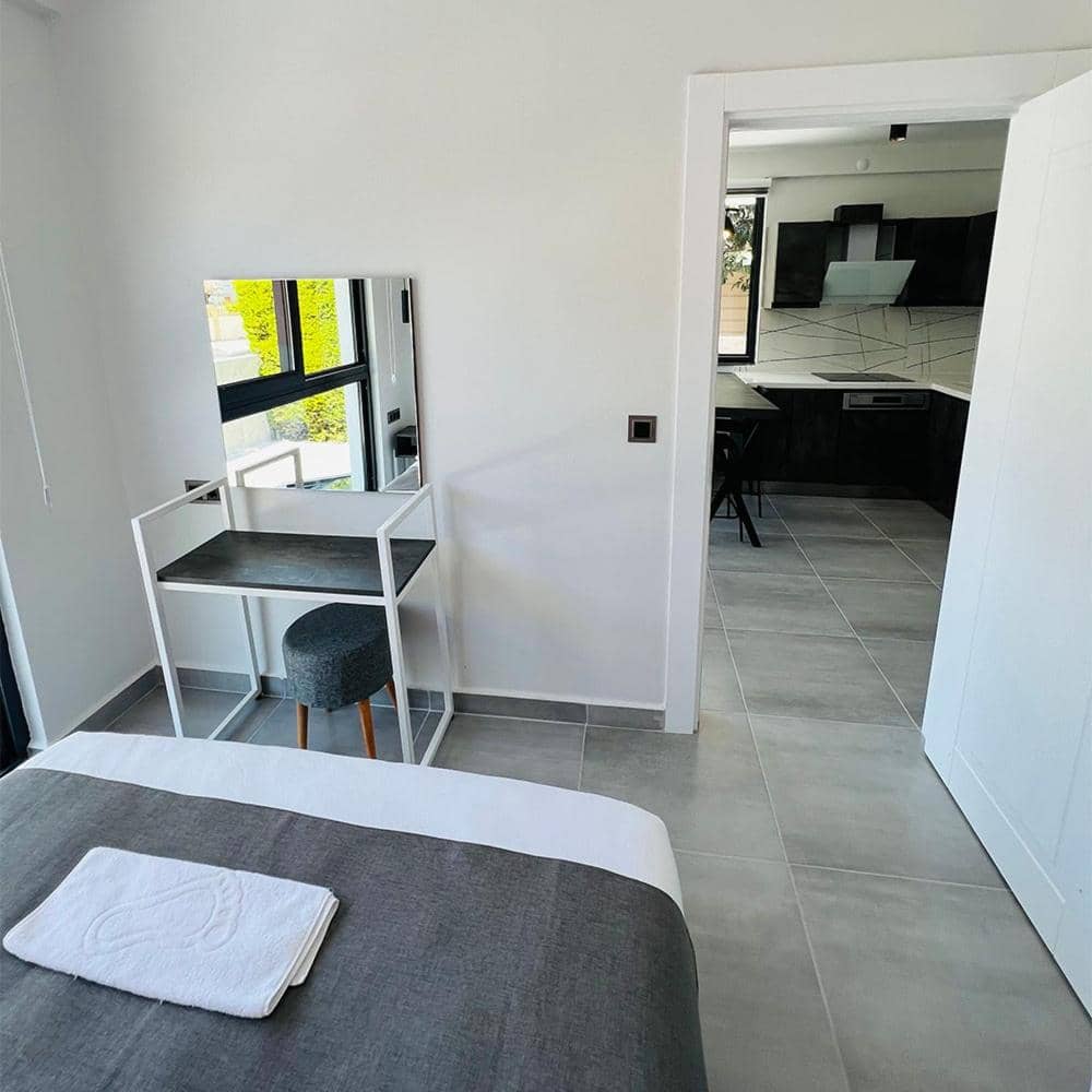 EURONOVA HOTEL & SUiTES — 5