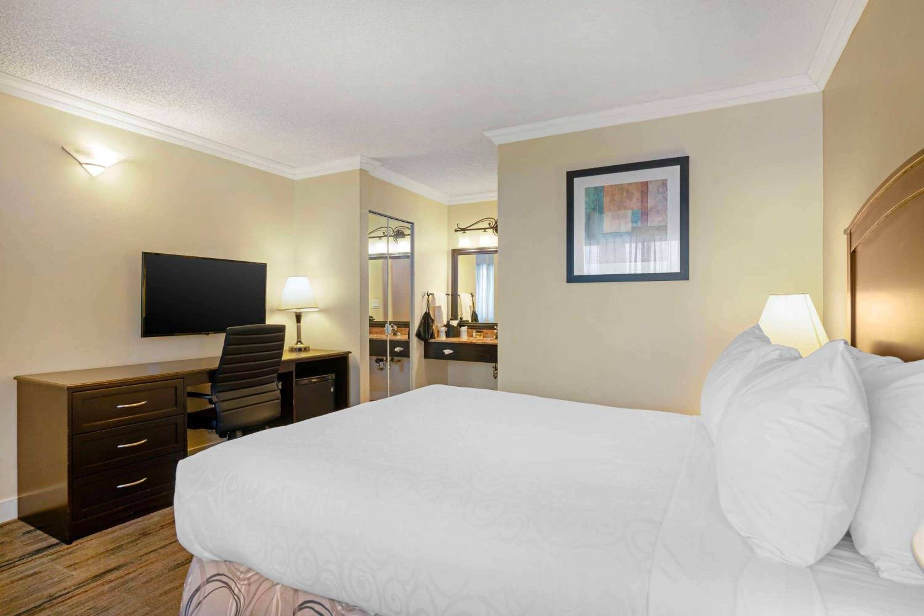 Best Western PLUS Burnaby Hotel — 2