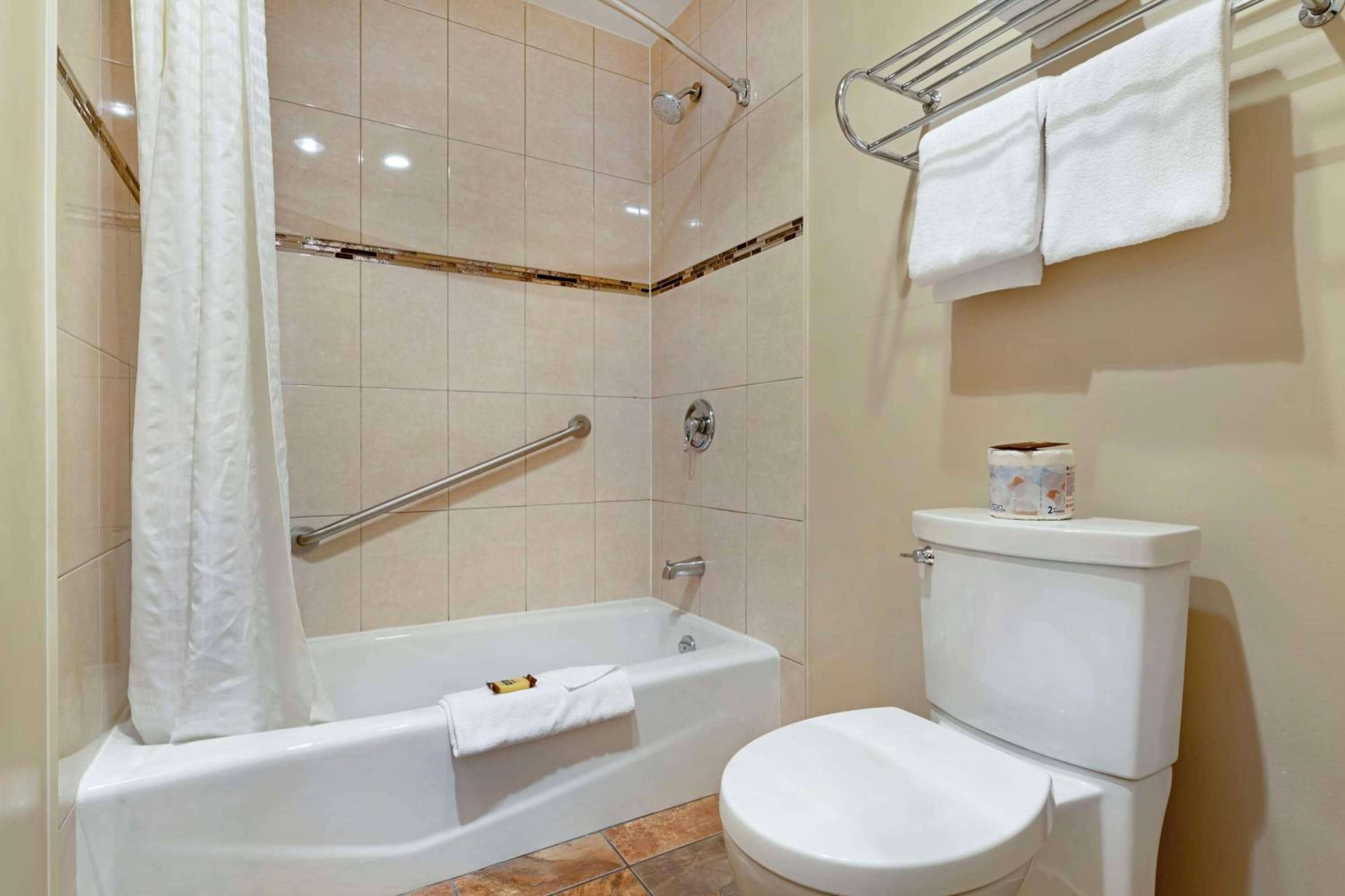 Best Western PLUS Burnaby Hotel — 5