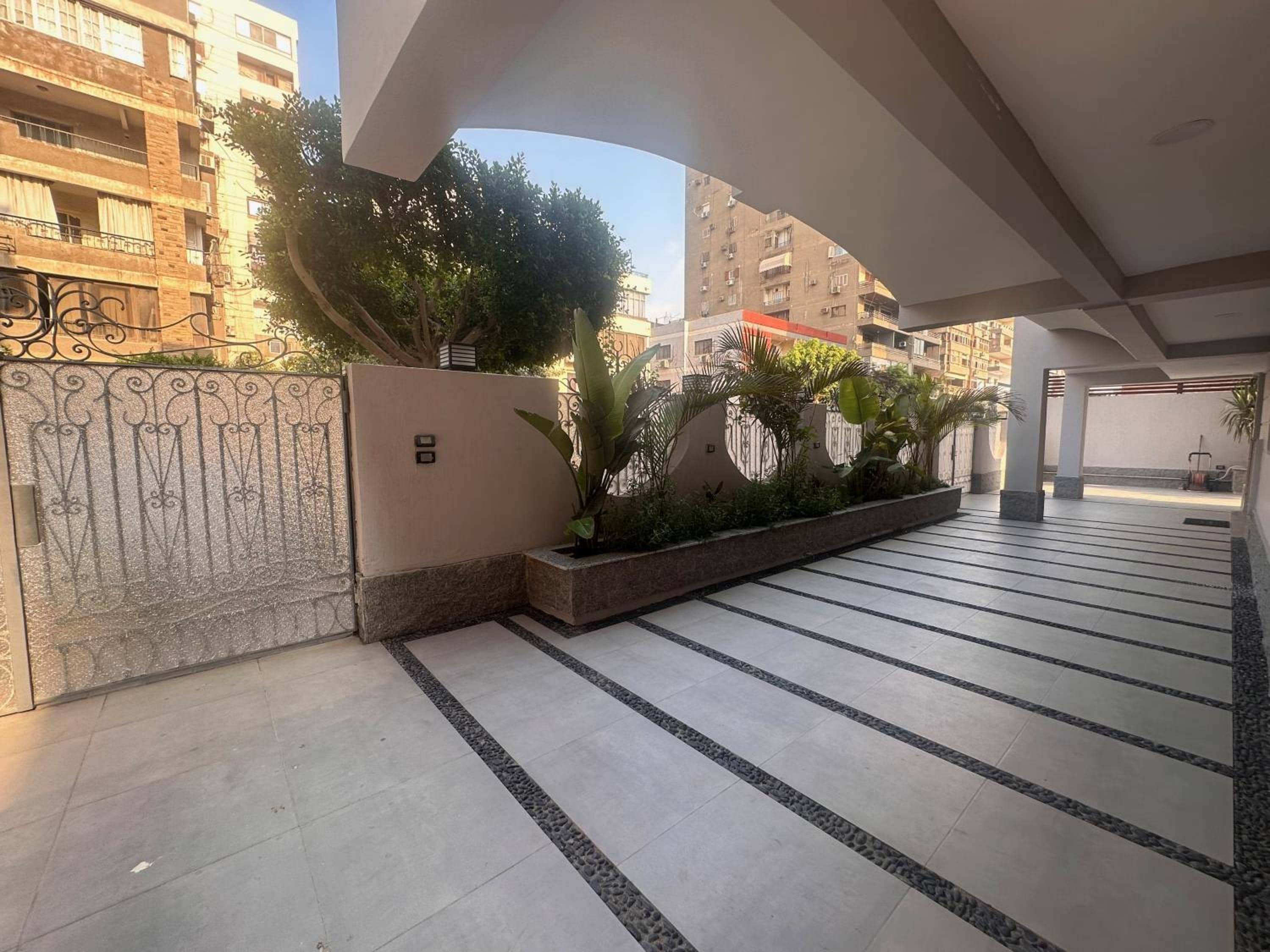 Lacasa Residence — 5