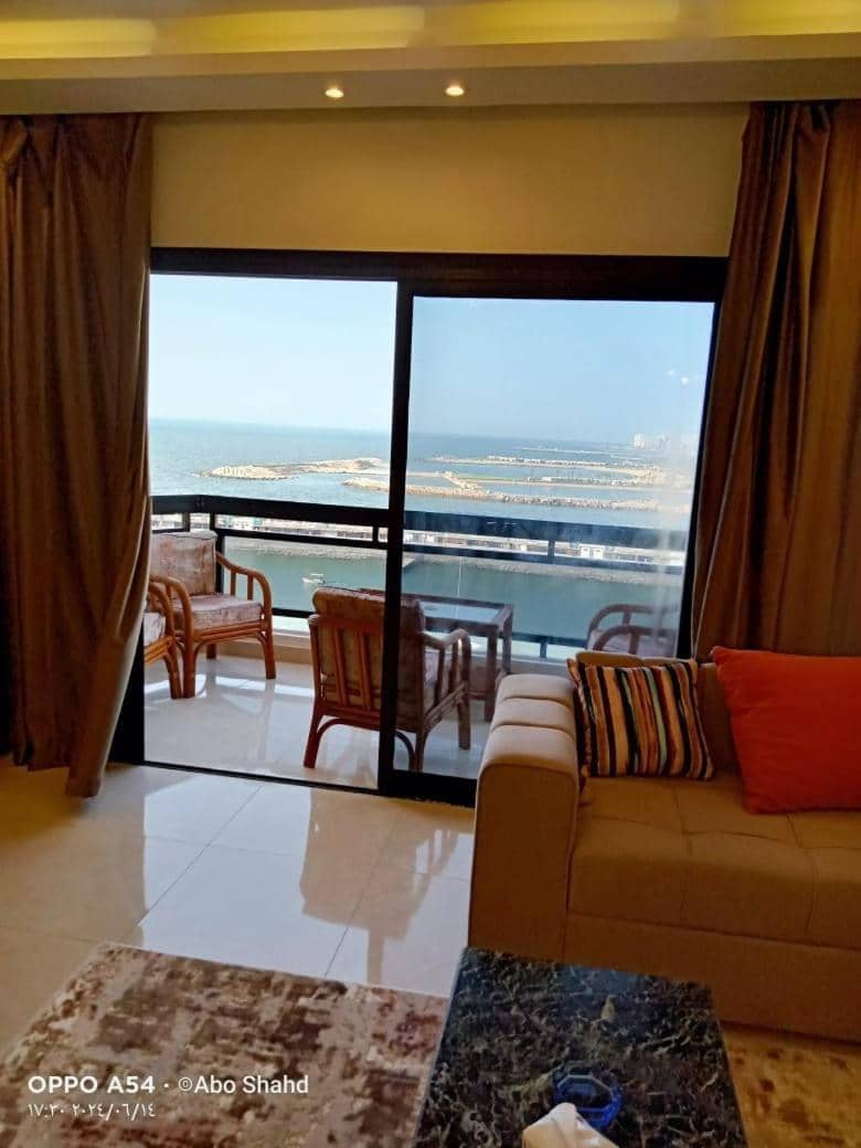 Gleem Bay Luxury Apartment