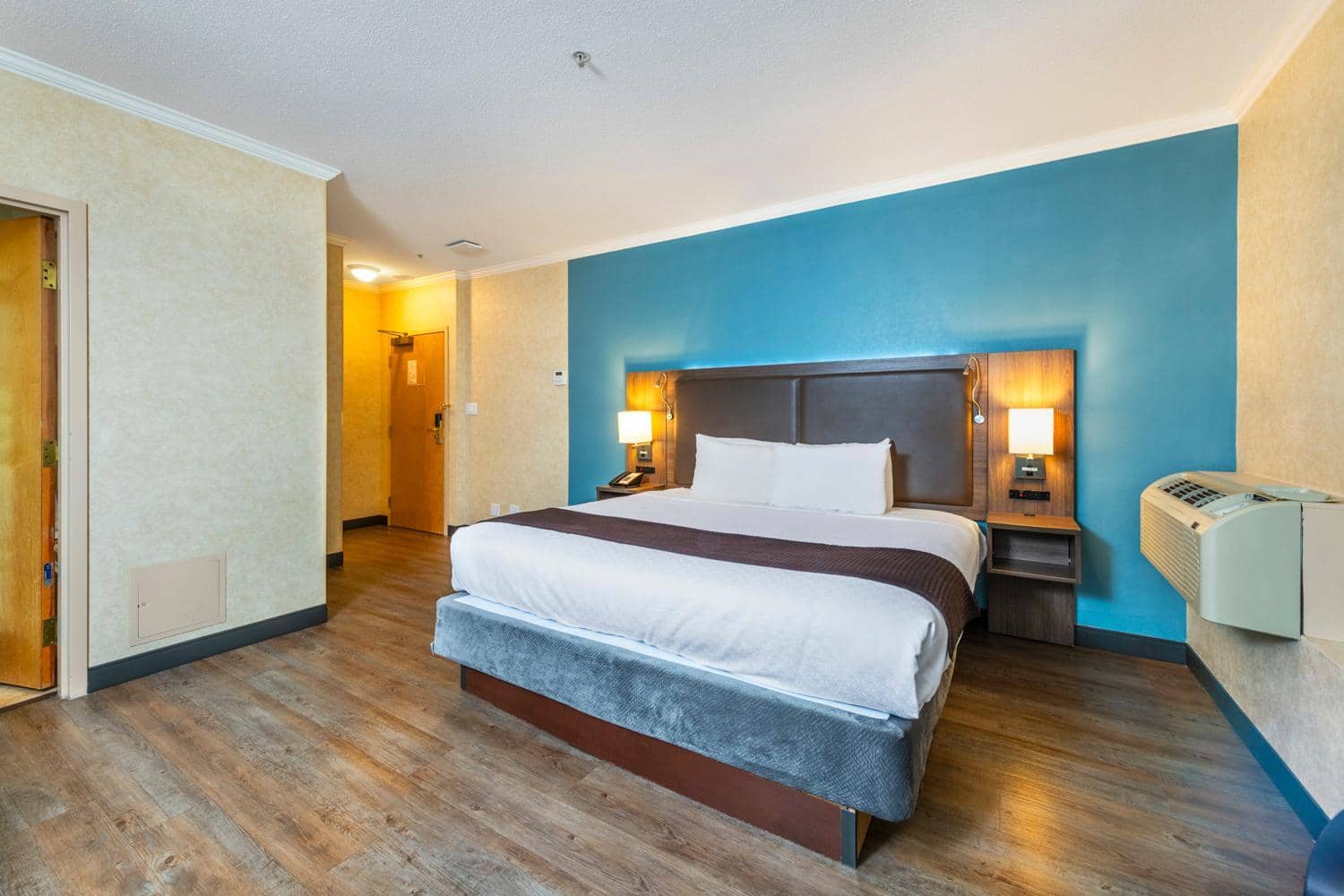 Grand Park Hotel & Suites Downtown Vancouver, an Ascend Collection Hotel — 3