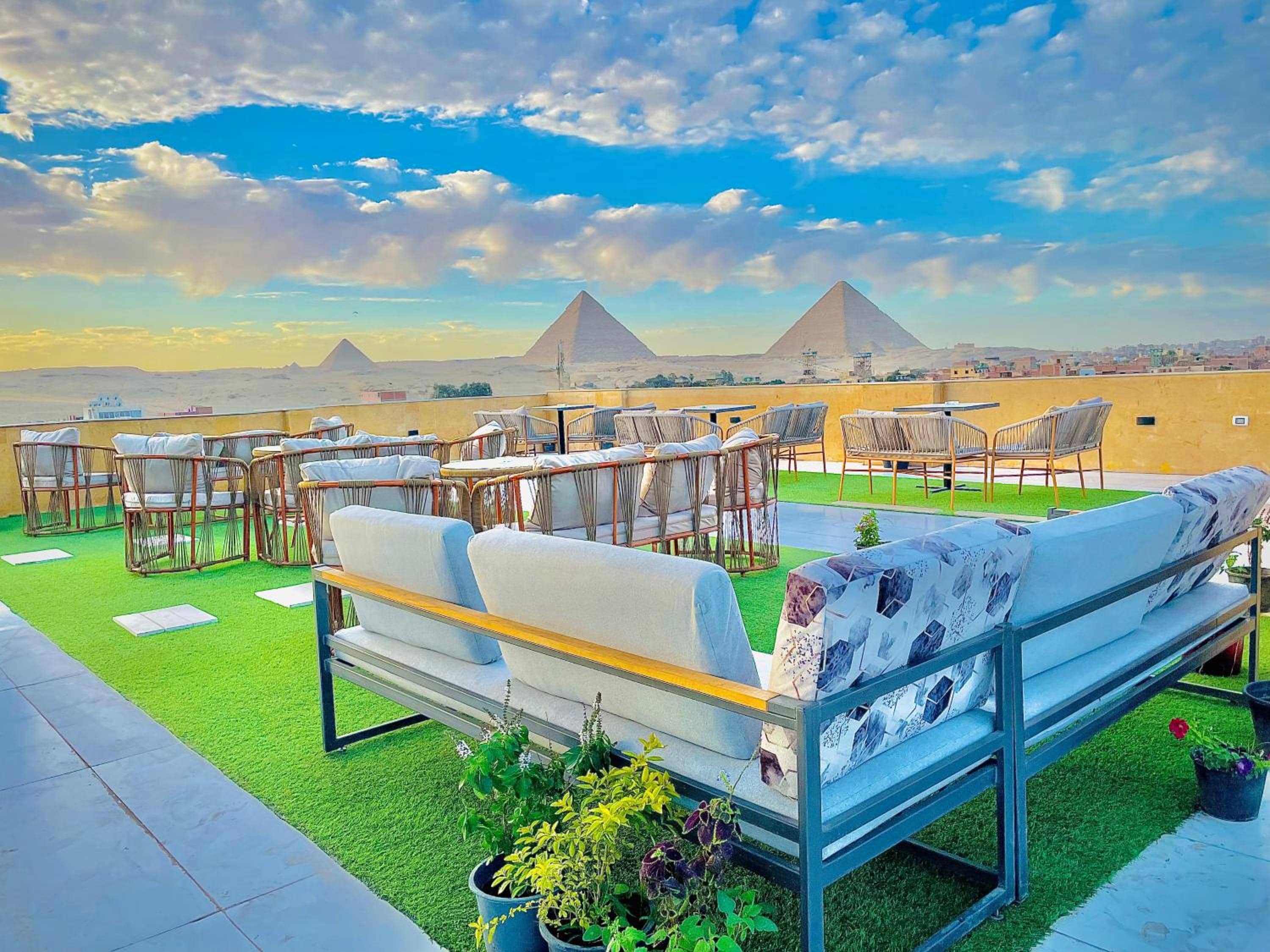 Palm Pyramids View Hotel