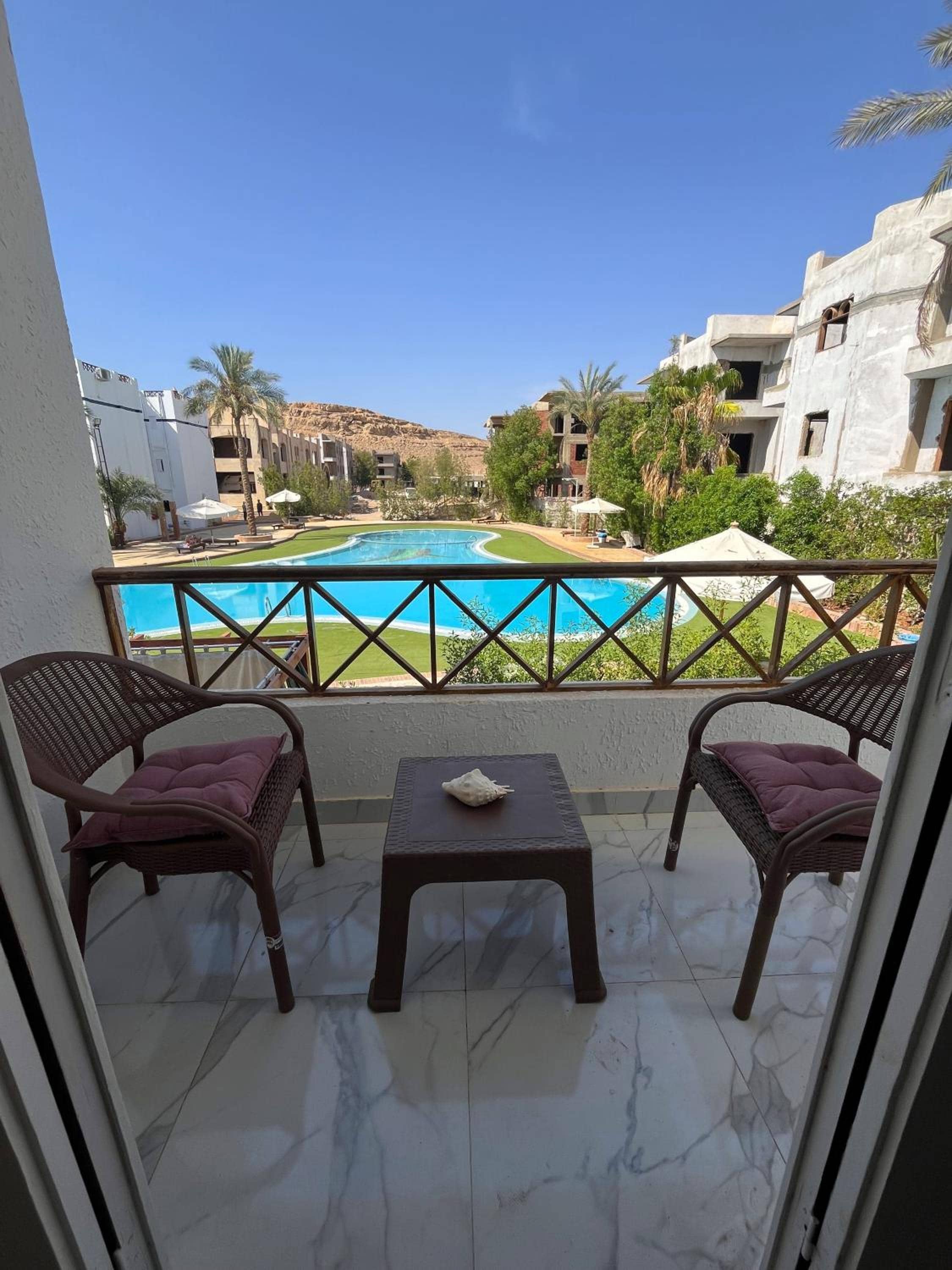 Rivera Resort Flat - Pool View & Free WiFi