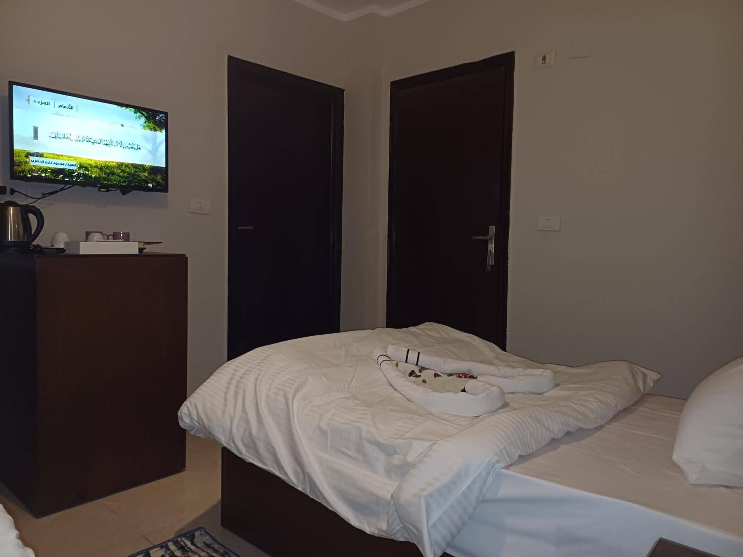 Pyramids Way Inn — 4