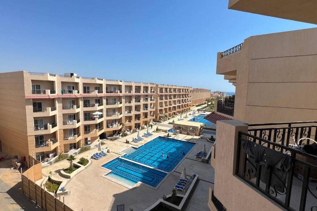1BR Studio at Selena Bay, private Pools, walk to Beach — 3