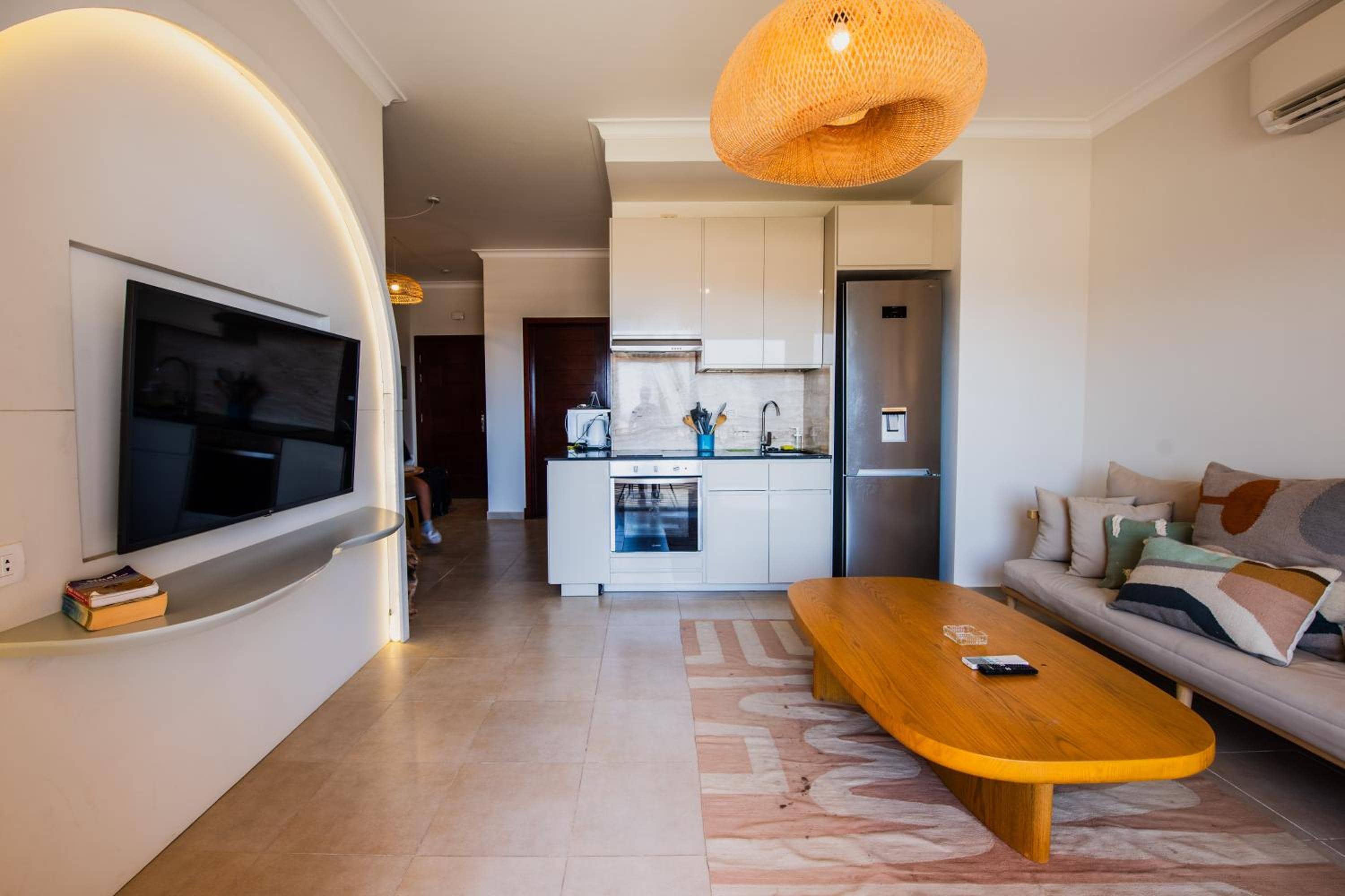 Luxury One Bedroom Apartment with Sea view in SomaBay — 5