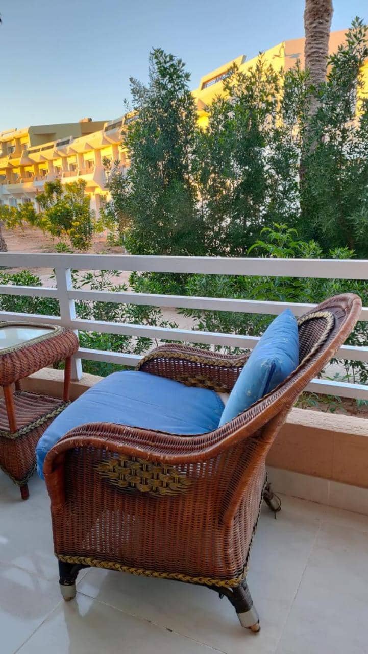 1 bedroom apartment sleeping 2 people's only