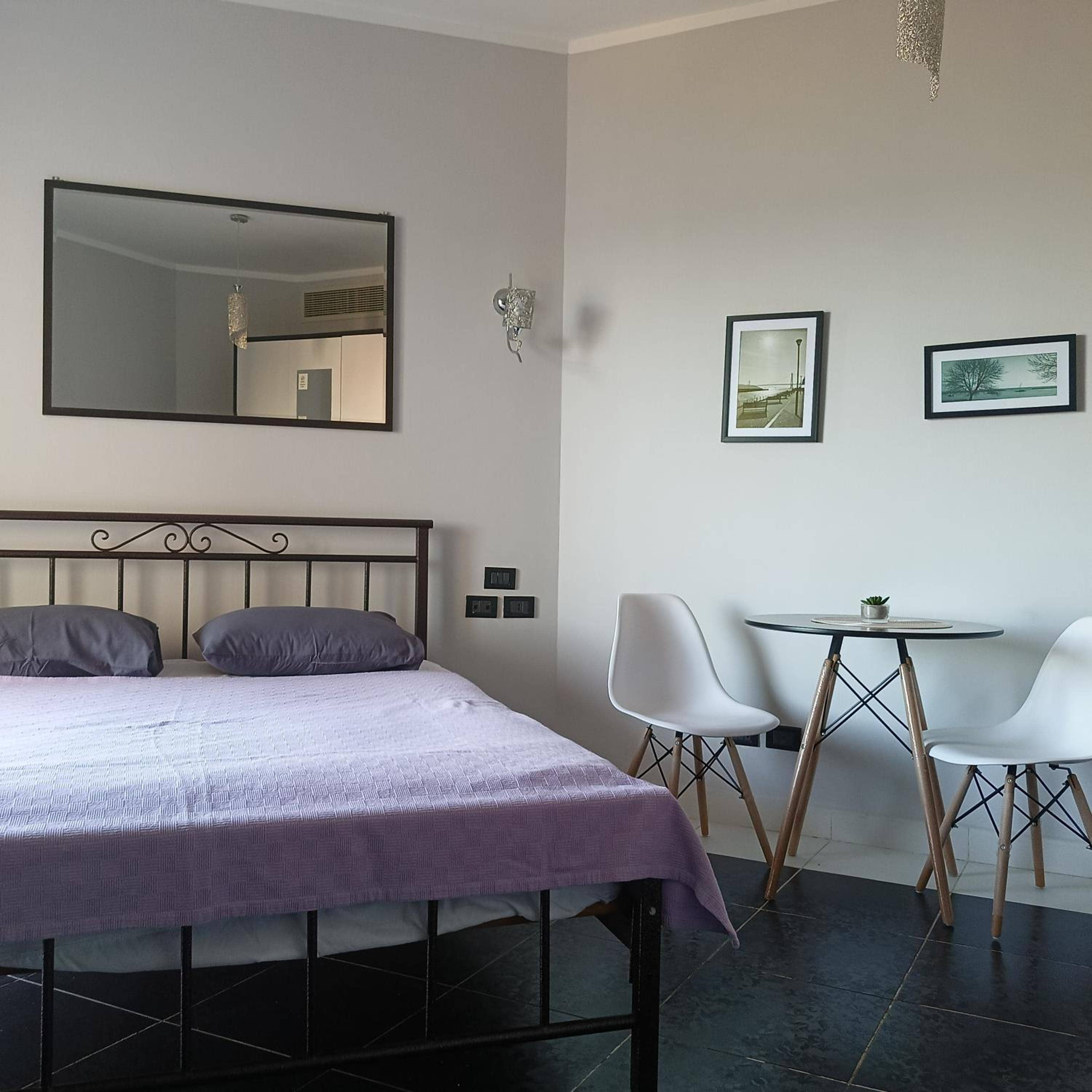 Tony's Privy Beds by Red Sea — 4