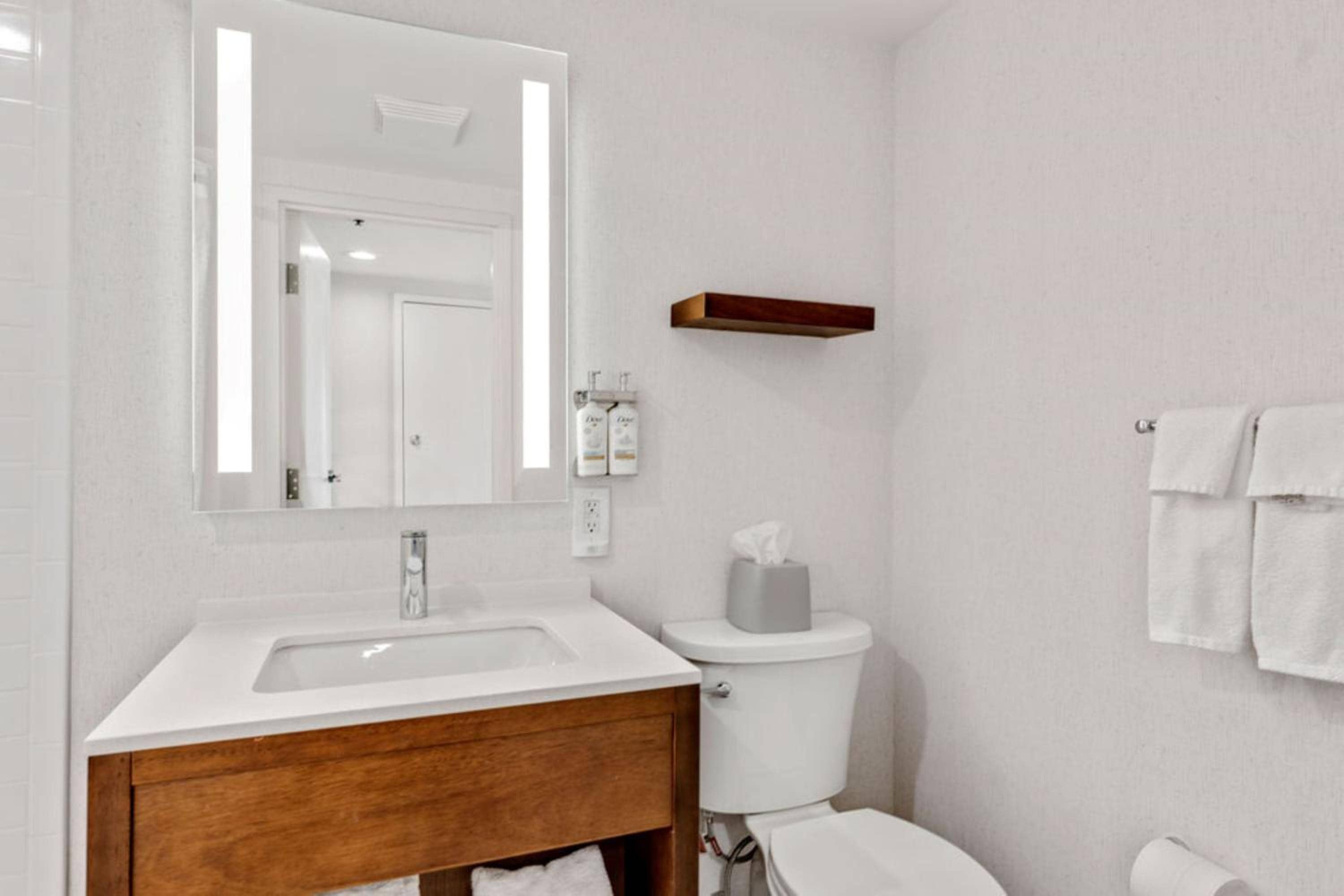 Holiday Inn & Suites Ottawa Kanata by IHG — 4