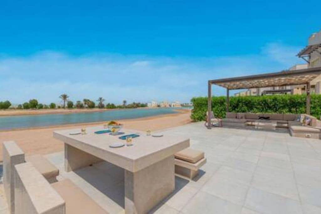The Lakefront Villa 4BR at Cyan ElGouna — 4