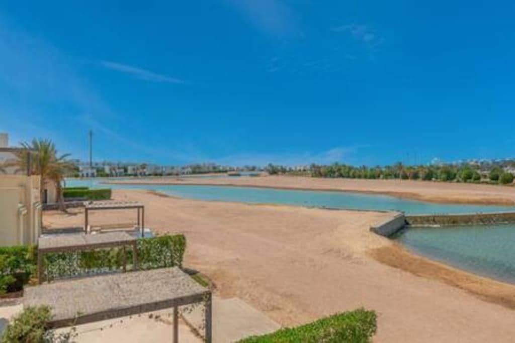 The Lakefront Villa 4BR at Cyan ElGouna — 2