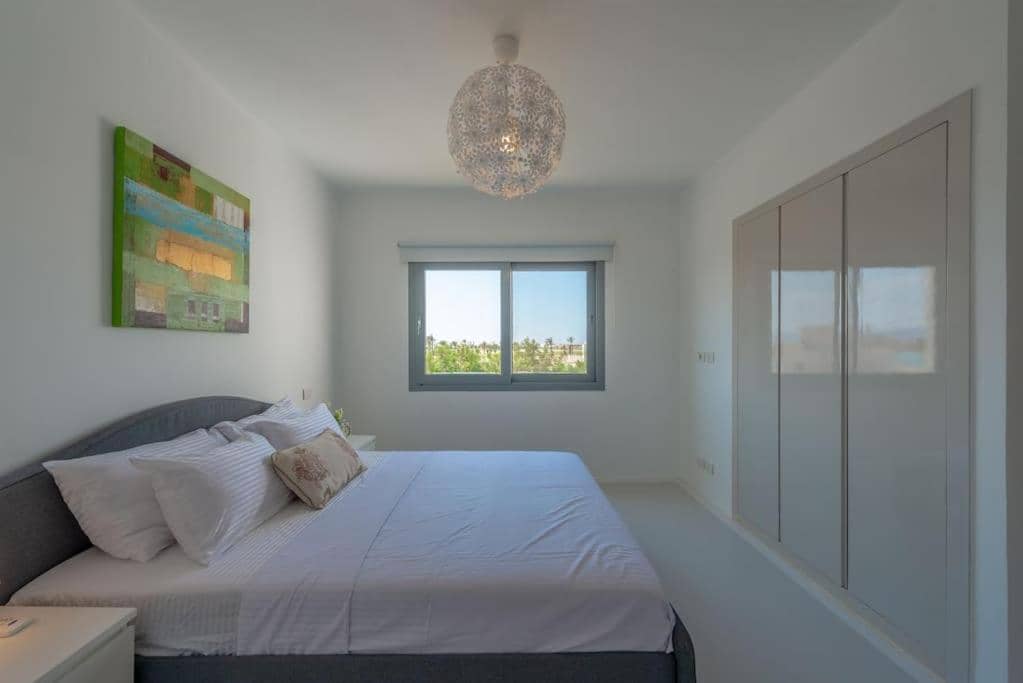 Elegant 3BR on Swan Lake Crystal Lagoon at Elgouna Families Only — 3