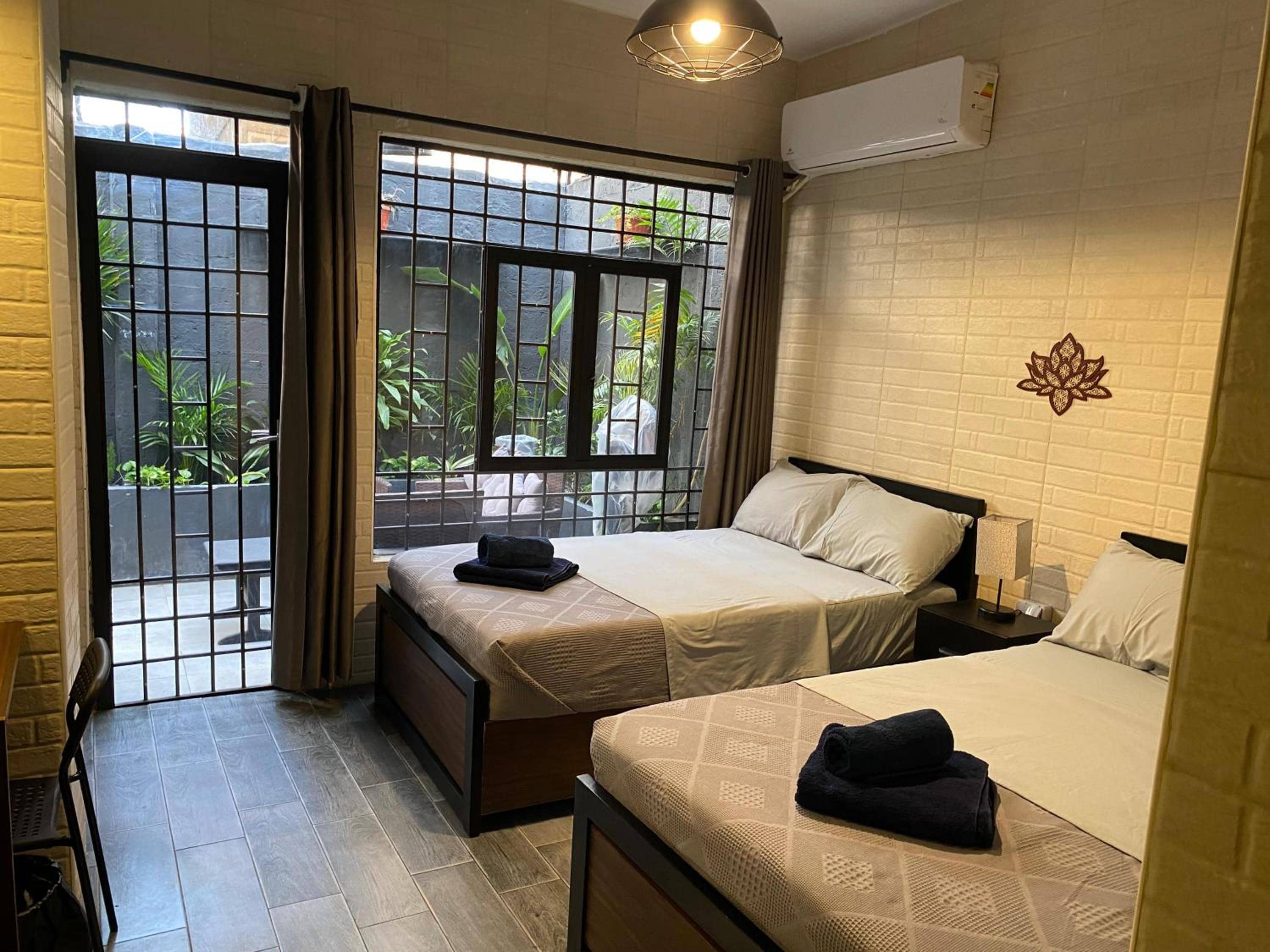 Cozy 1BR apartment with a private entrance & patio on the ground floor — 5