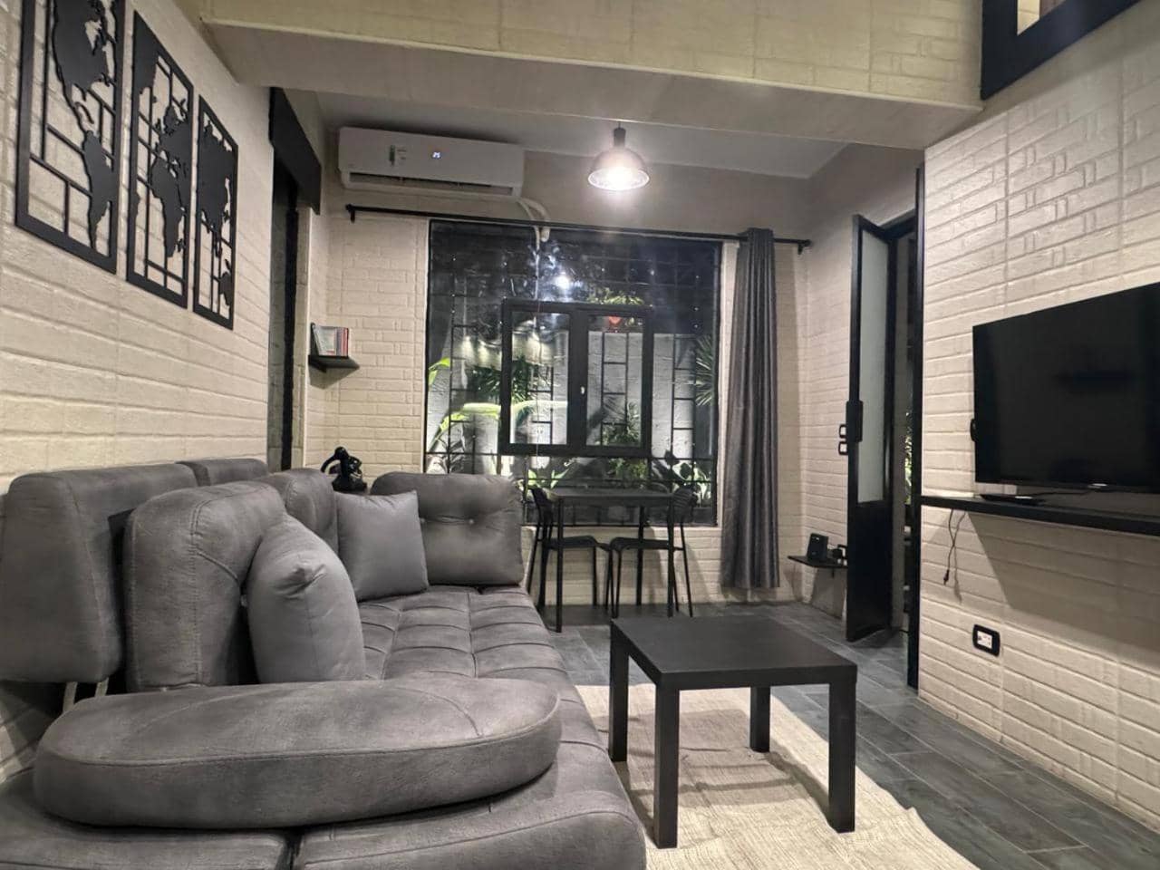 Cozy 1BR apartment with a private entrance & patio on the ground floor — 4