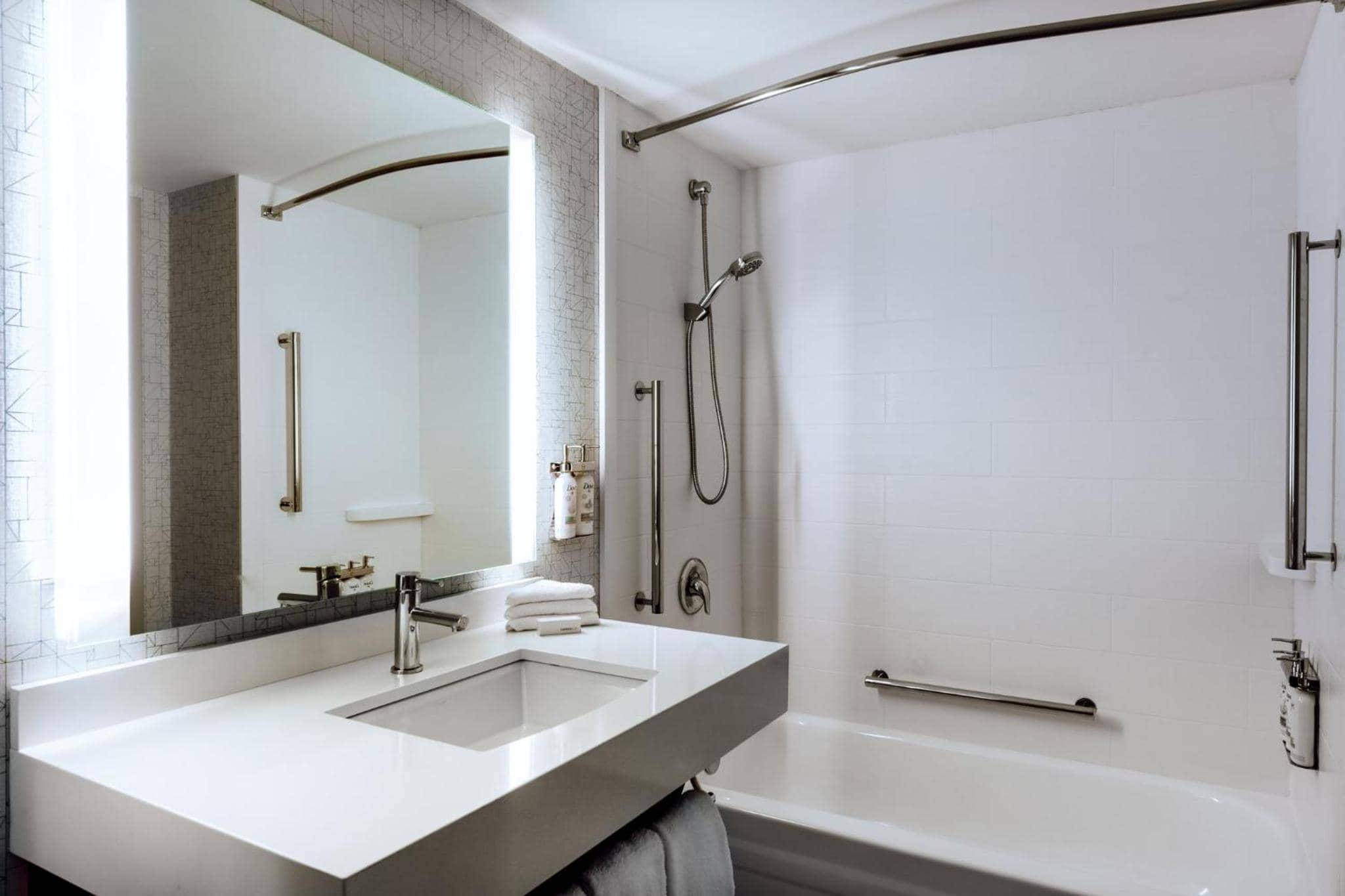 Holiday Inn Express Vancouver Airport-Richmond by IHG — 3