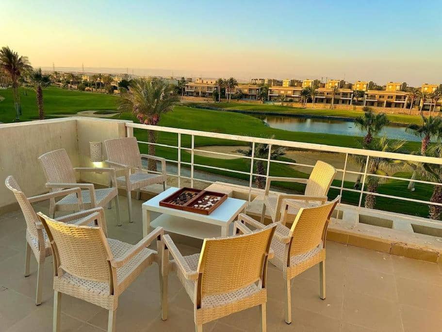 Spacious 3BR Apt with Lakeview in Little Venice Resort Y9
