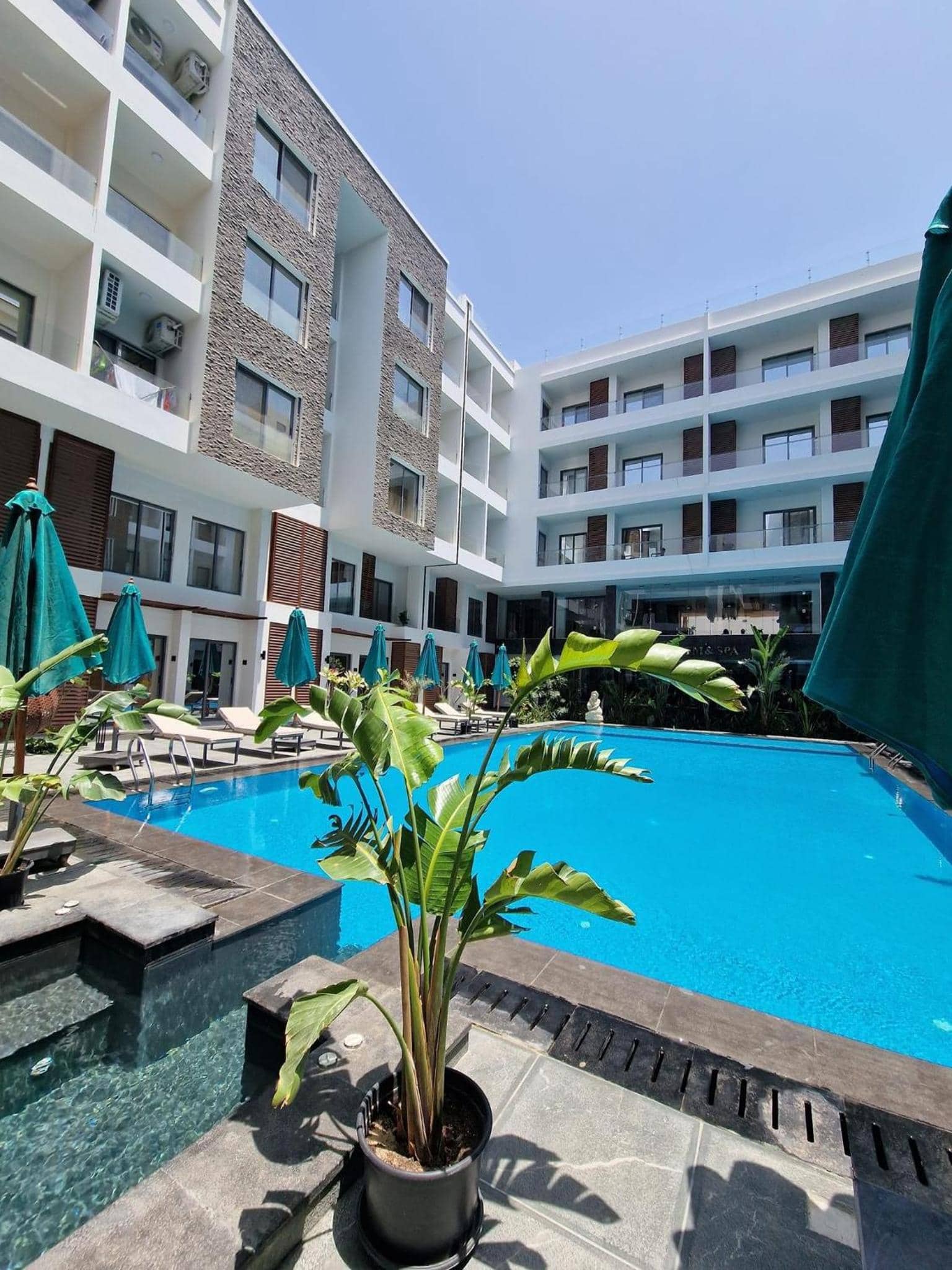 3BR 2BA Retreat with Four Pools Gym and Onsite Dining Close to El Gouna — 4