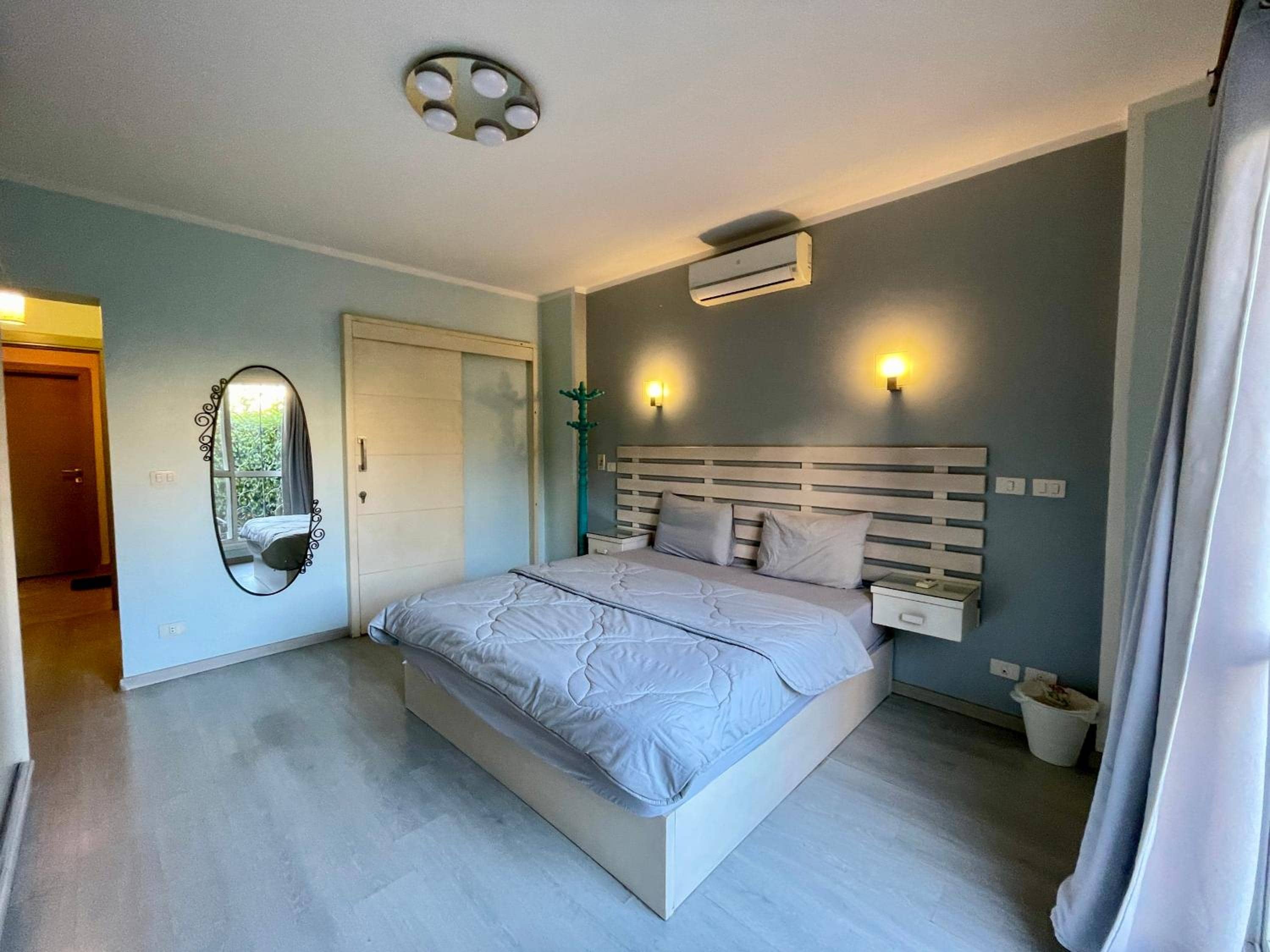 2BR Apartment with Private Garden in Downtown Rehab Near Malls — 5