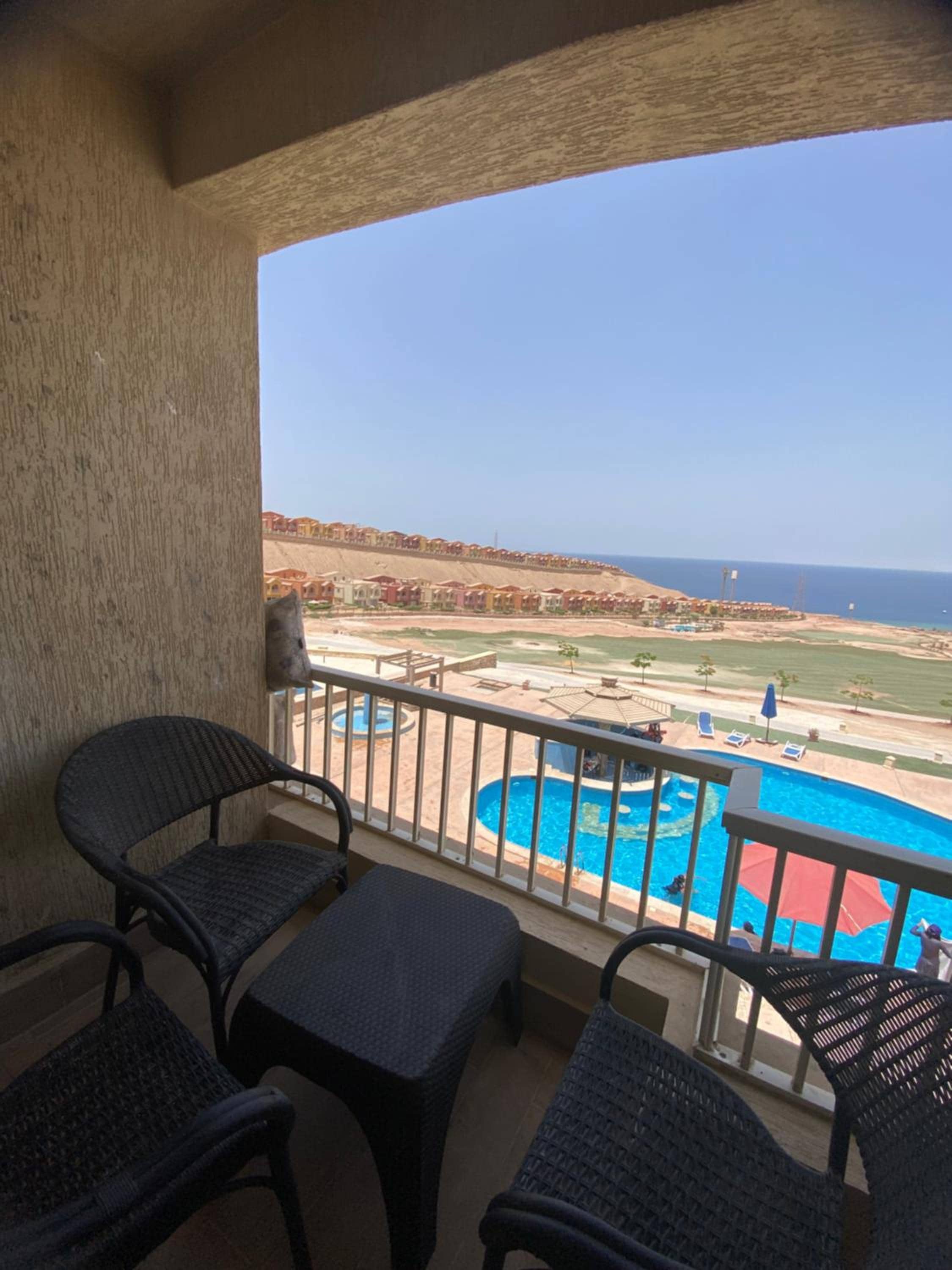 Porto Sokhna Island 1 families only