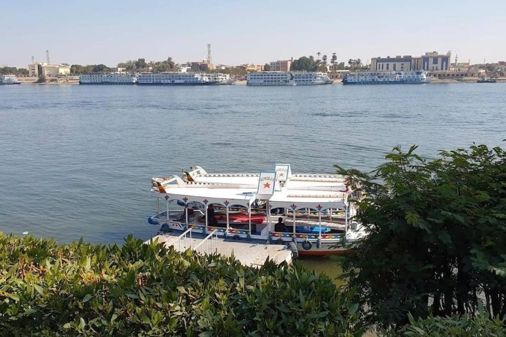 Sunny Nile Cosy apartment, 20 min airport — 2