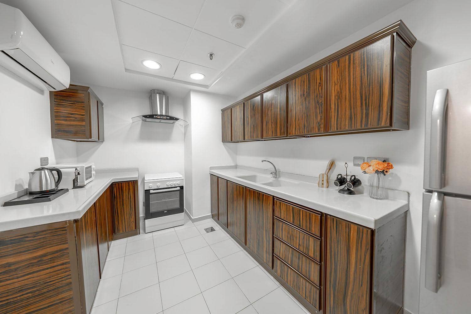 Mabaat-Executive 3BR-Emaar 562 — 2