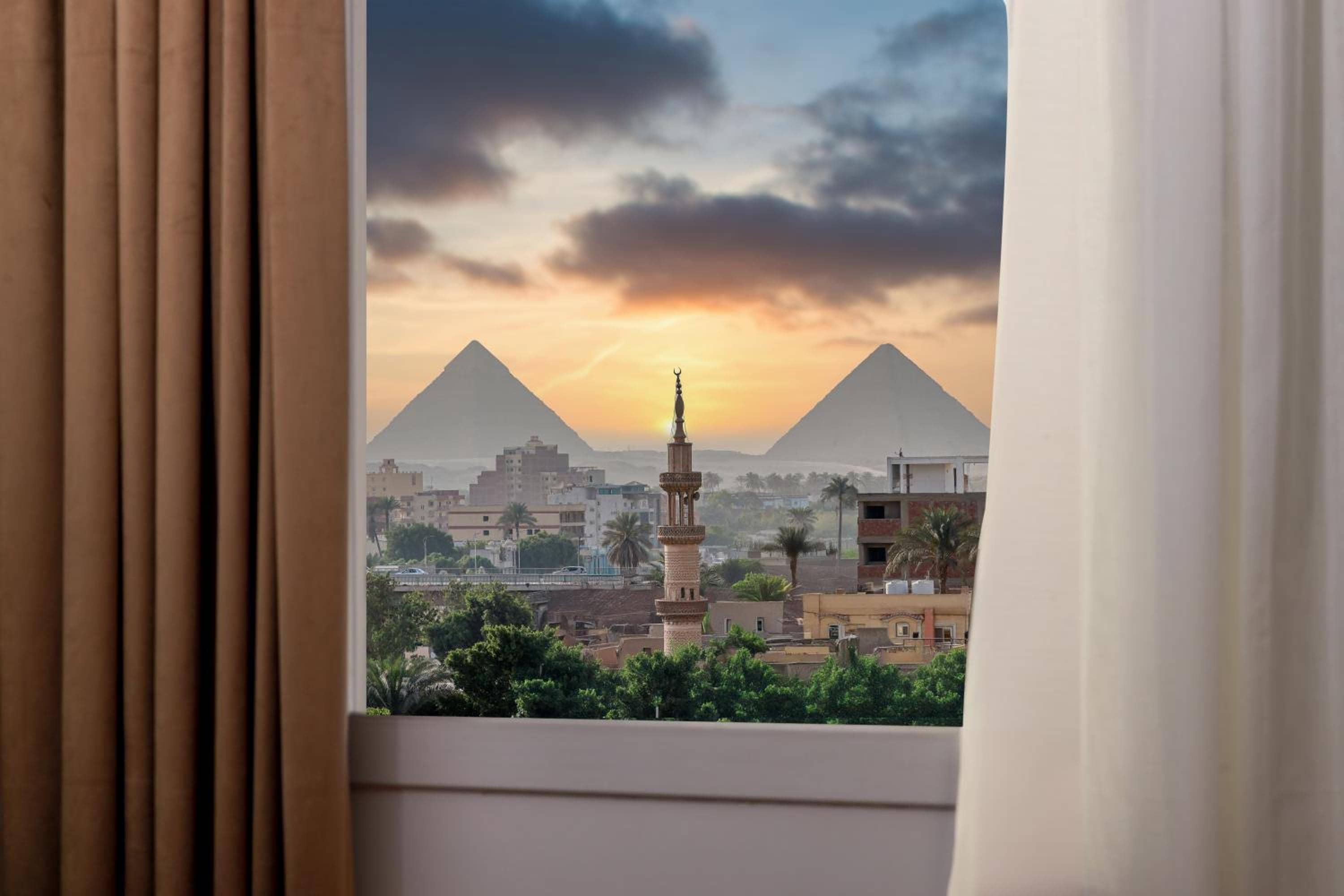 Sultan Pyramids View INN — 2