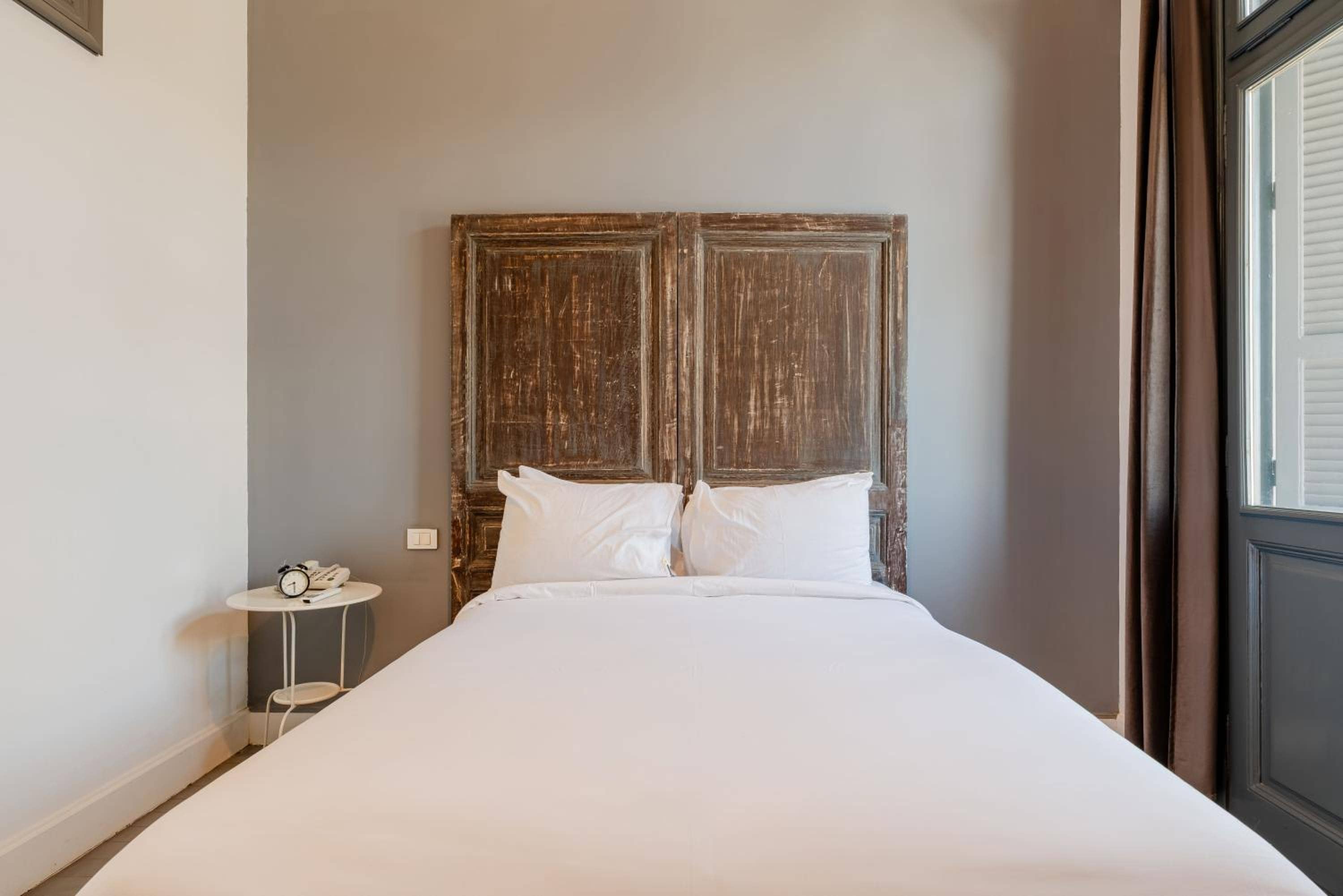 grey l studio apartments Corniche Alexandria Little Venice — 3
