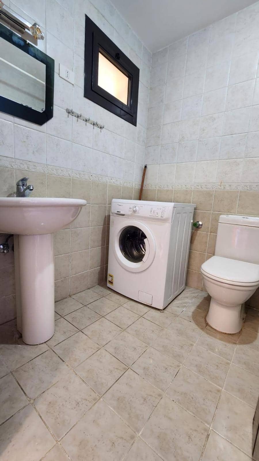 Studil for rent old Sheraton 205 — 3