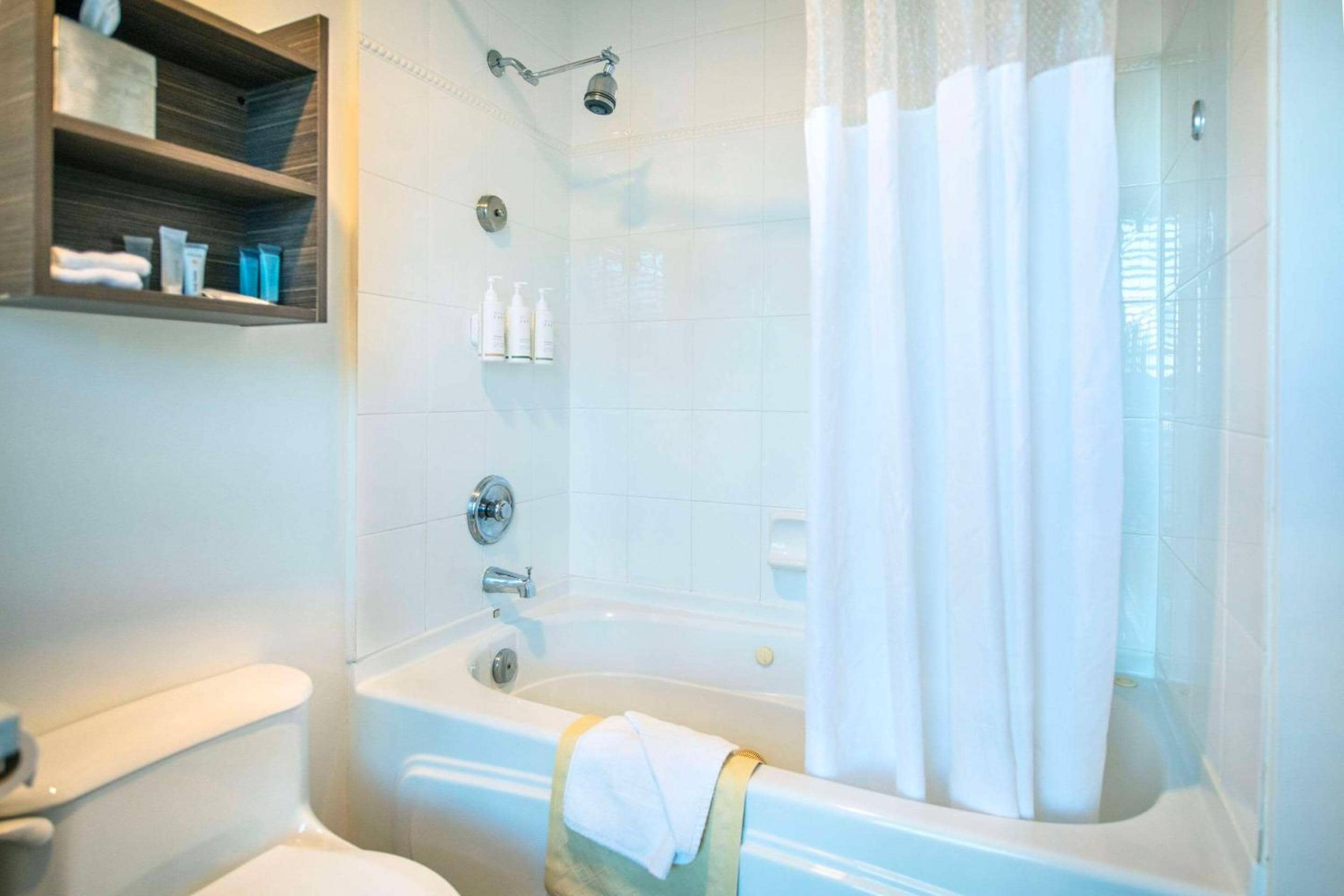 Grand Park Hotel & Suites Downtown Vancouver, an Ascend Collection Hotel — 2