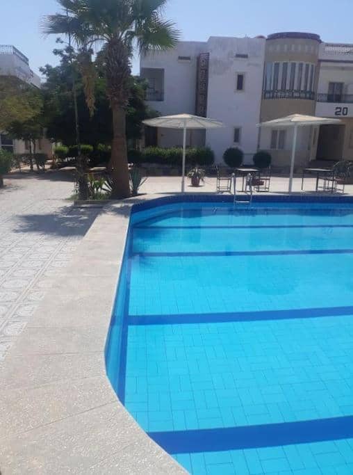 Amazing 2-Bed private Apartment with shared pools — 5