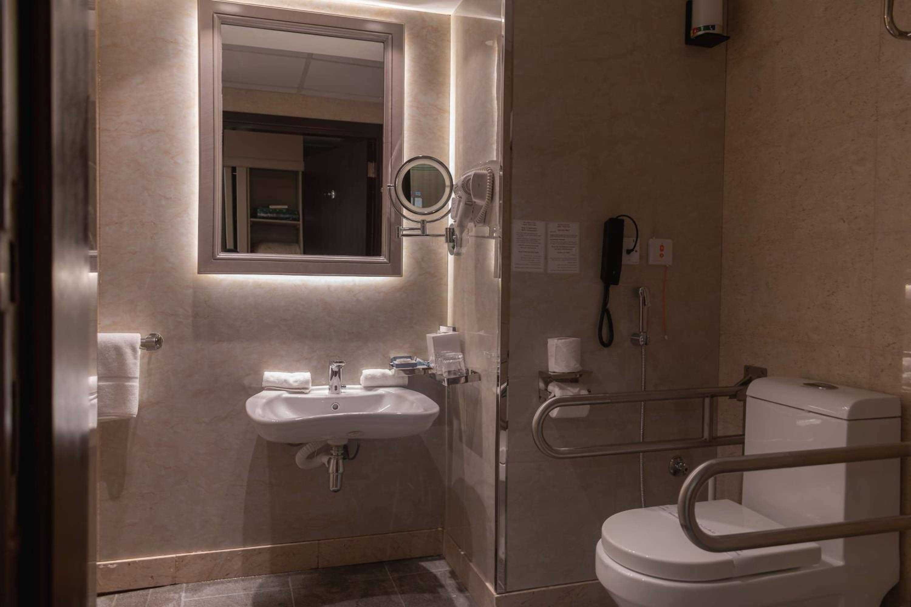 Best Western Plus Jeddah Hotel Madinah Road — 5