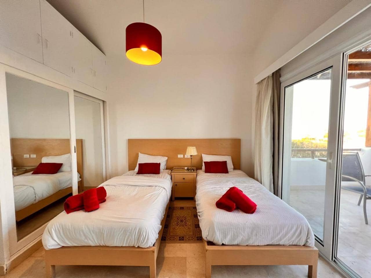 white villa 4 bedroom elgouna heated pool — 4