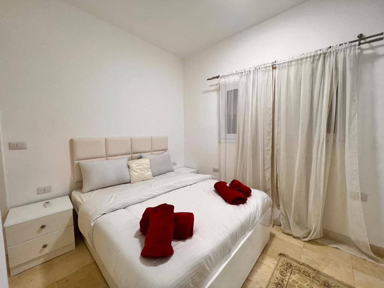 white villa 4 bedroom elgouna heated pool — 5