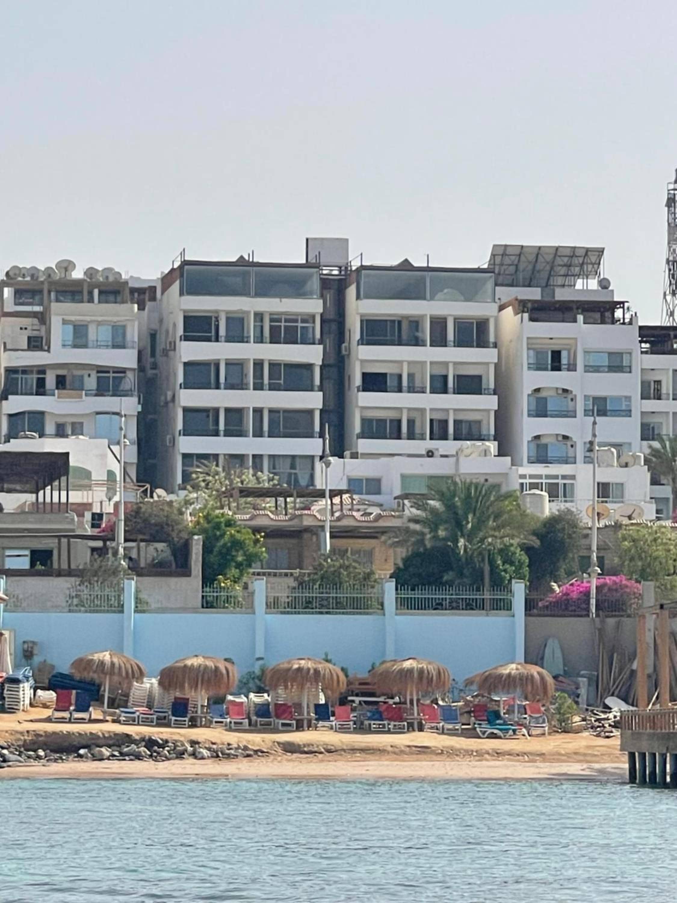 Sea view apartment , 3 bedrooms in city center front of the sea F 10