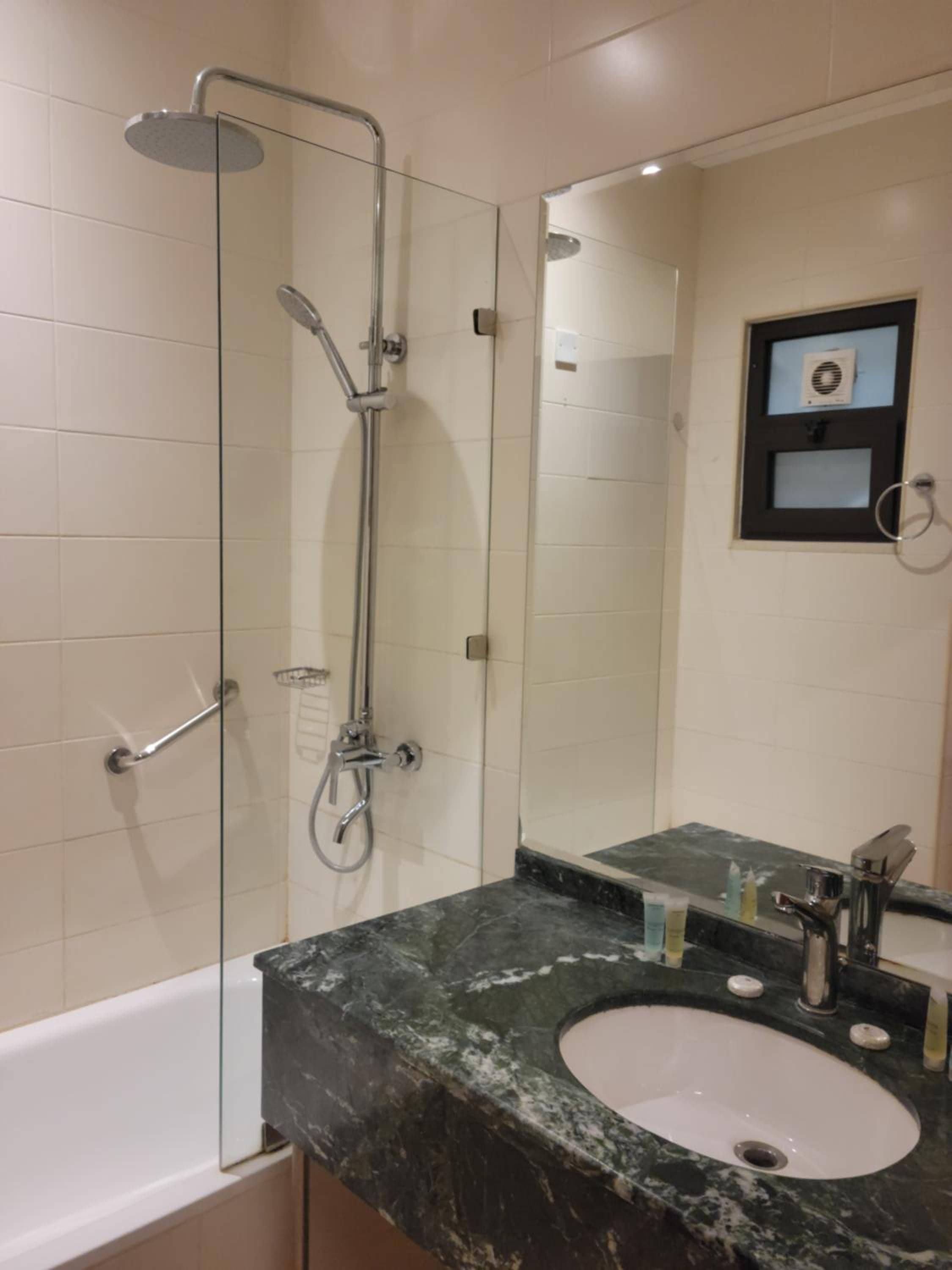 Big Ben Hotel Suites — 3