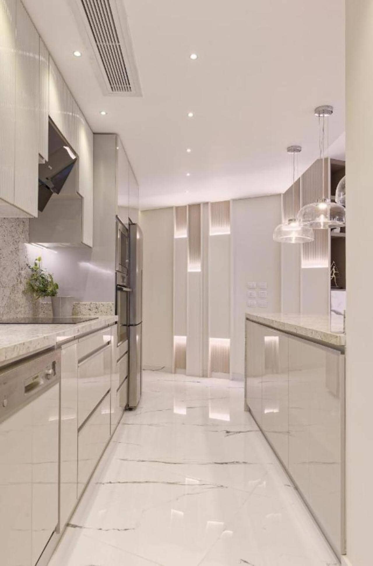 Luxurious 3 bedrooms with Private Sauna and Jacuzzi — 2