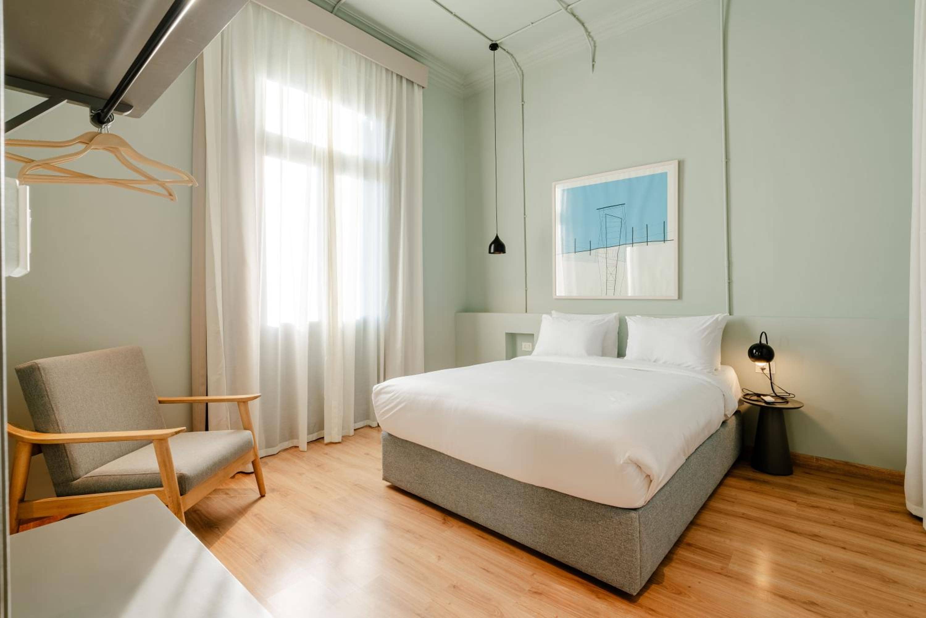 grey l studio apartments Downtown Alexandria Menasce House — 4