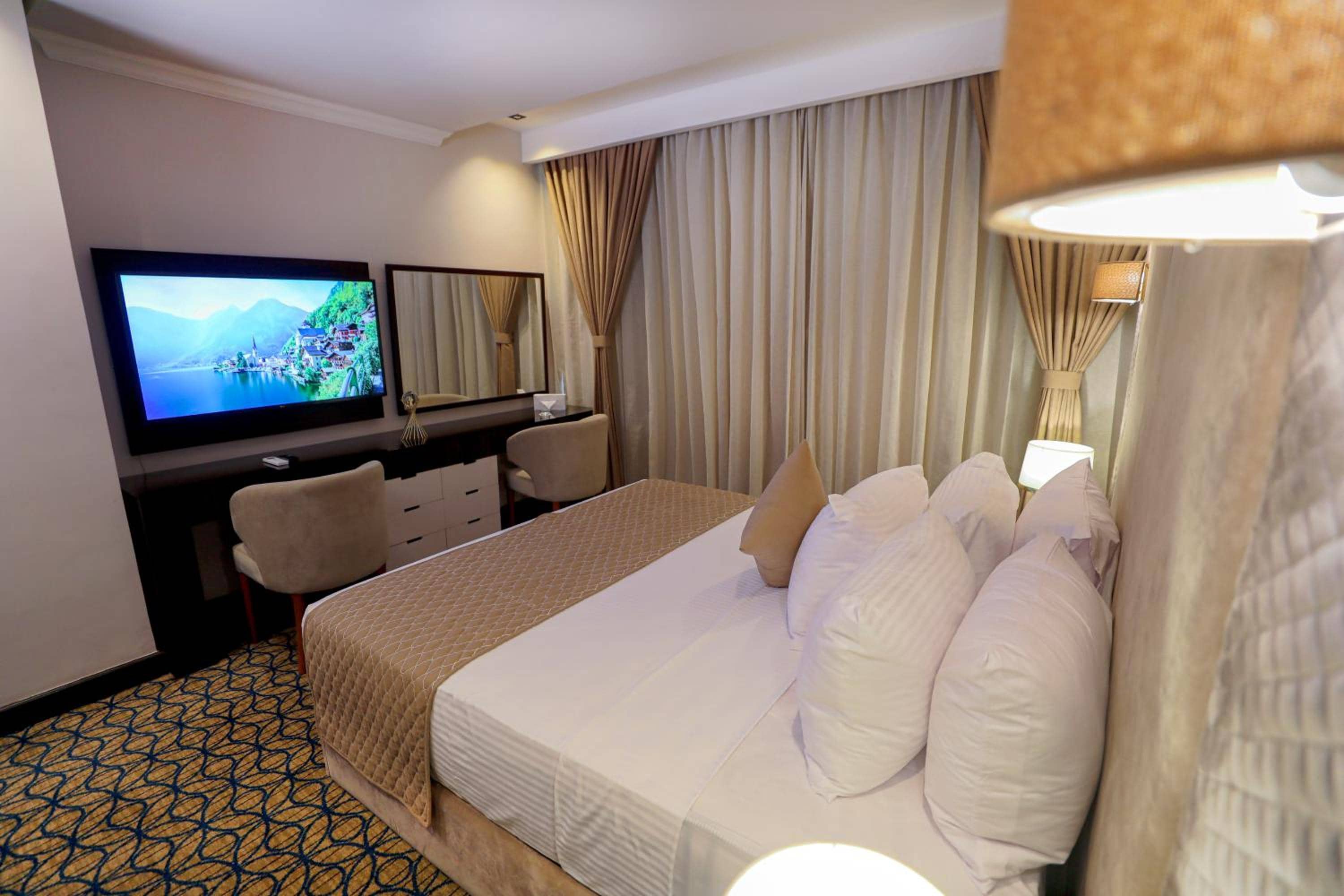 Cairo Taj Hotels & Suites- Mohandessin — 3