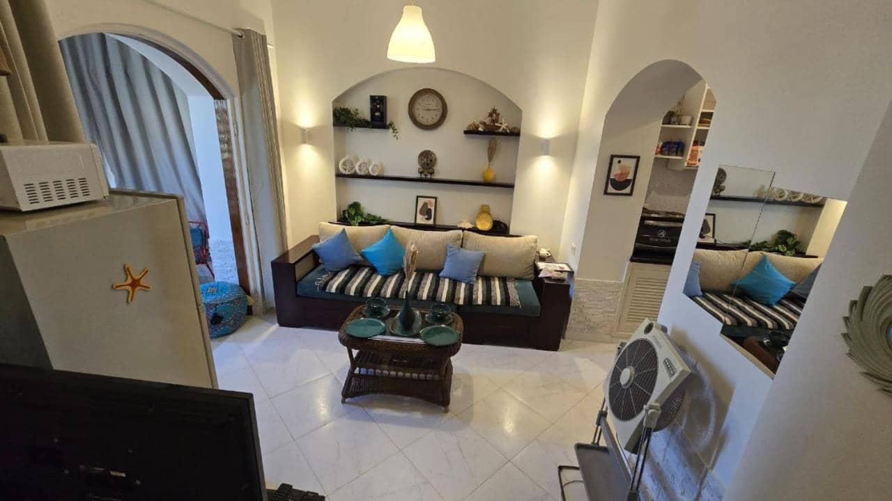 chalet in nubian villas , behind Rihanna hotel — 3