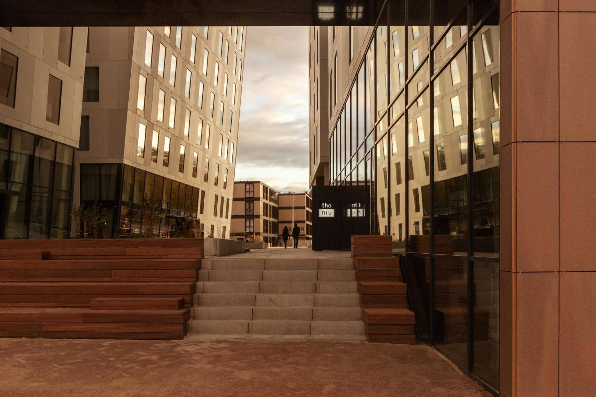 Holiday Inn - the niu, Fender Amsterdam — 4