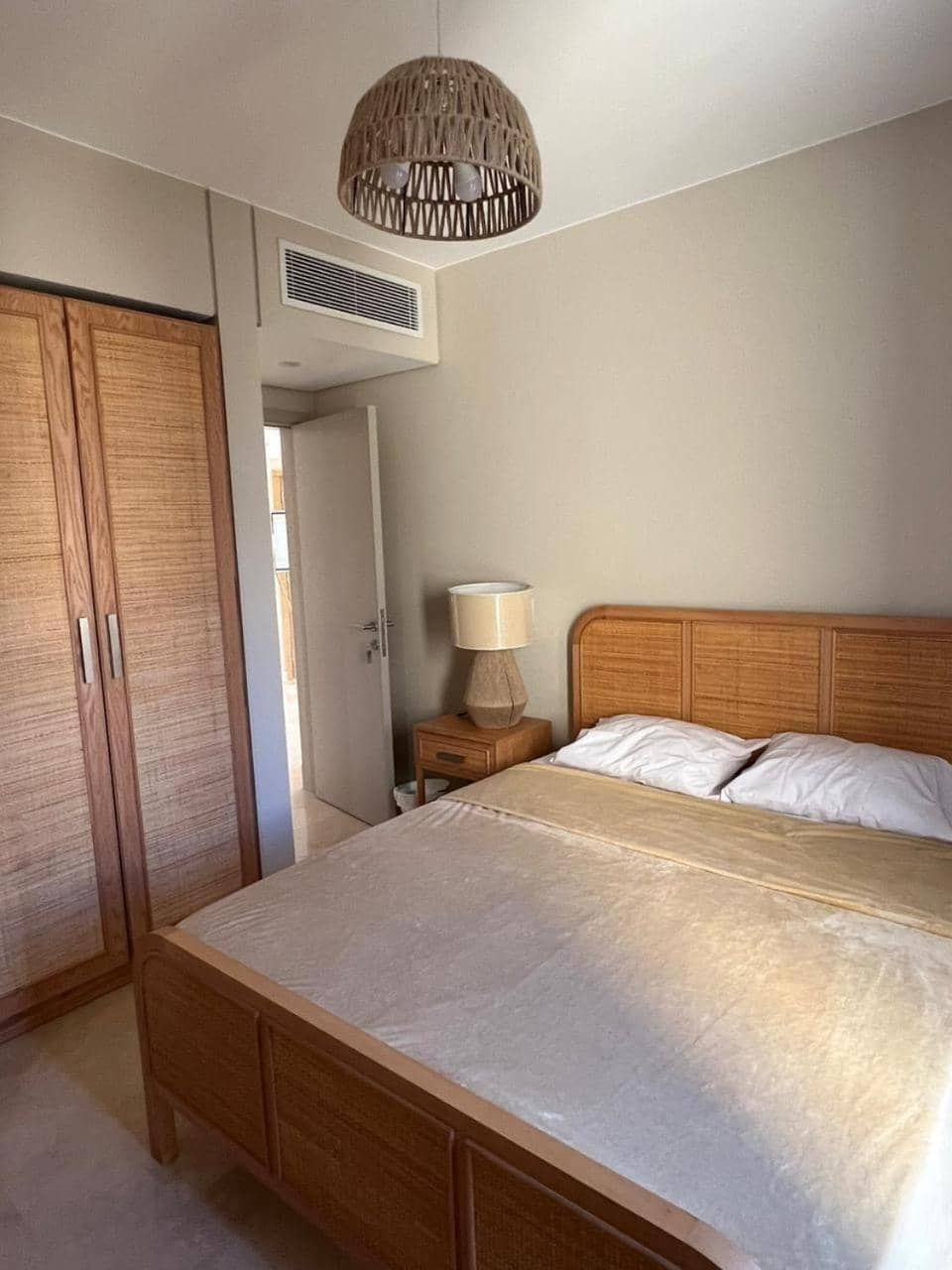 M8 free access to the BEACH and POOL — 3