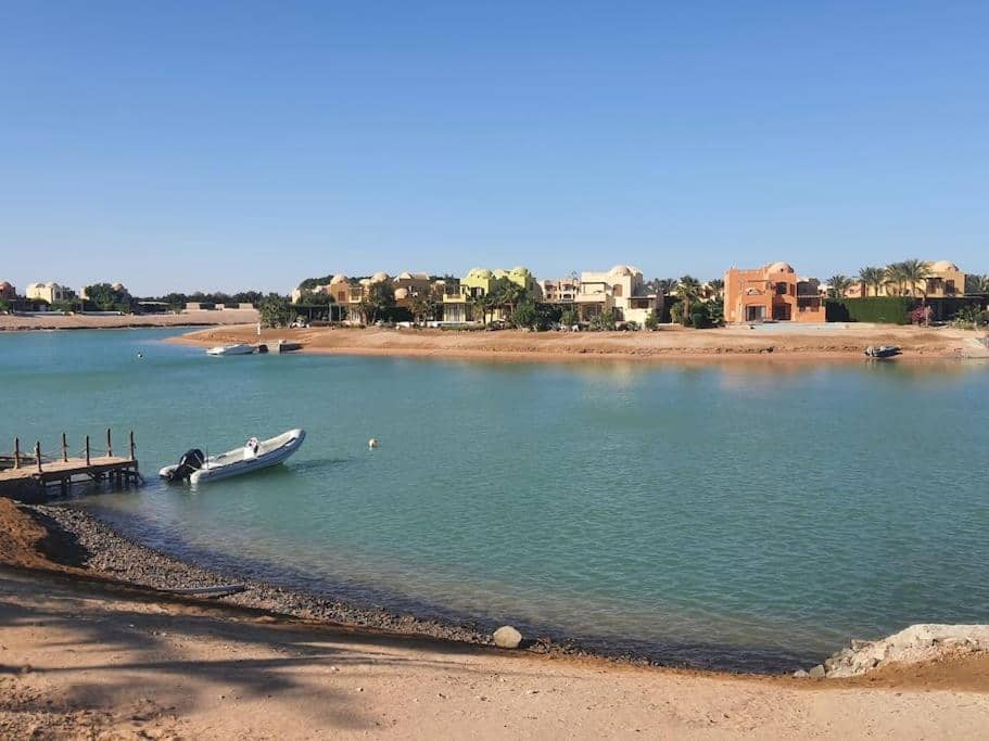Villa, with heated Pool and Lagoon — 2