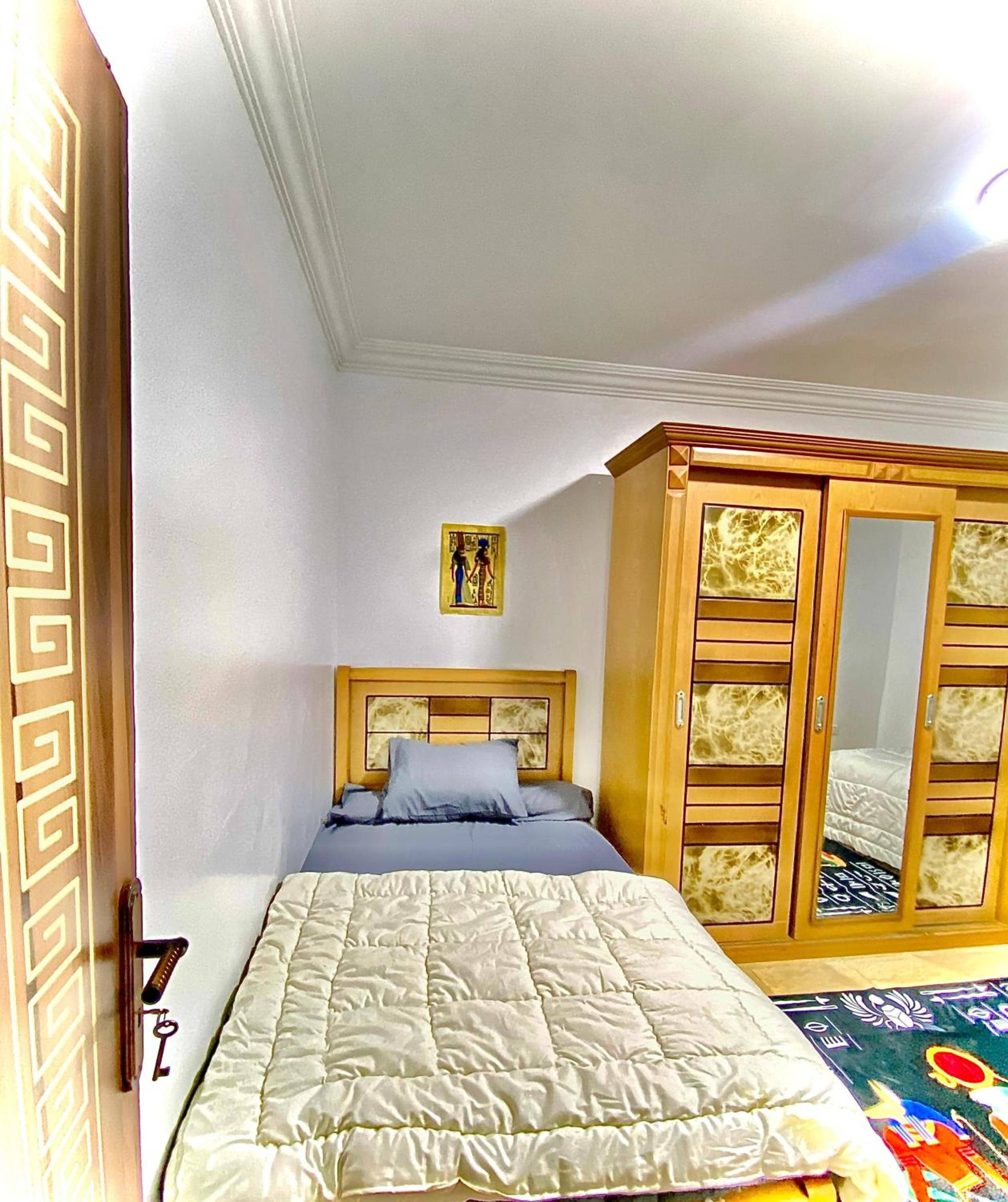Loay pyramids inn — 2