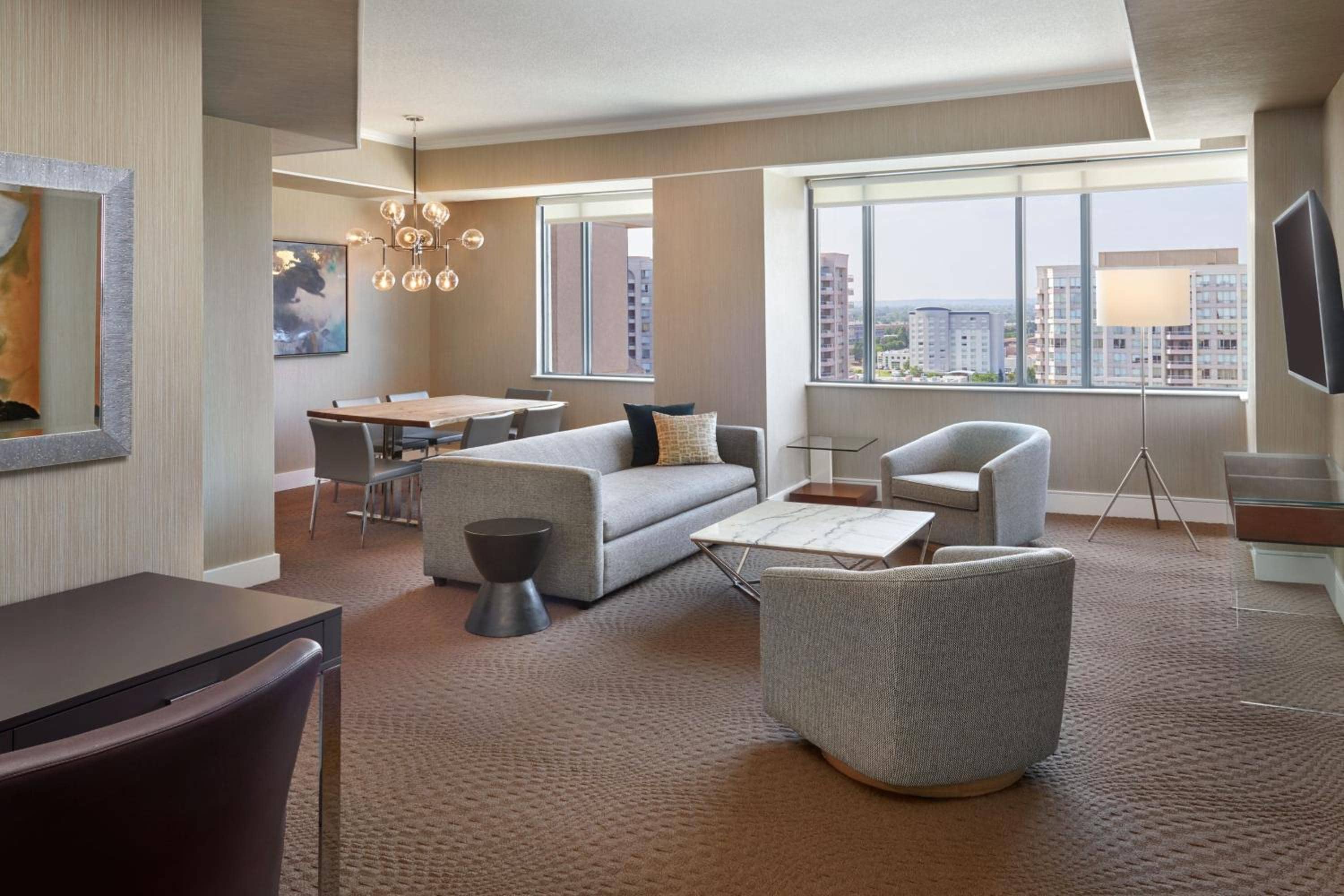 Sheraton Parkway Toronto North Hotel & Suites — 2