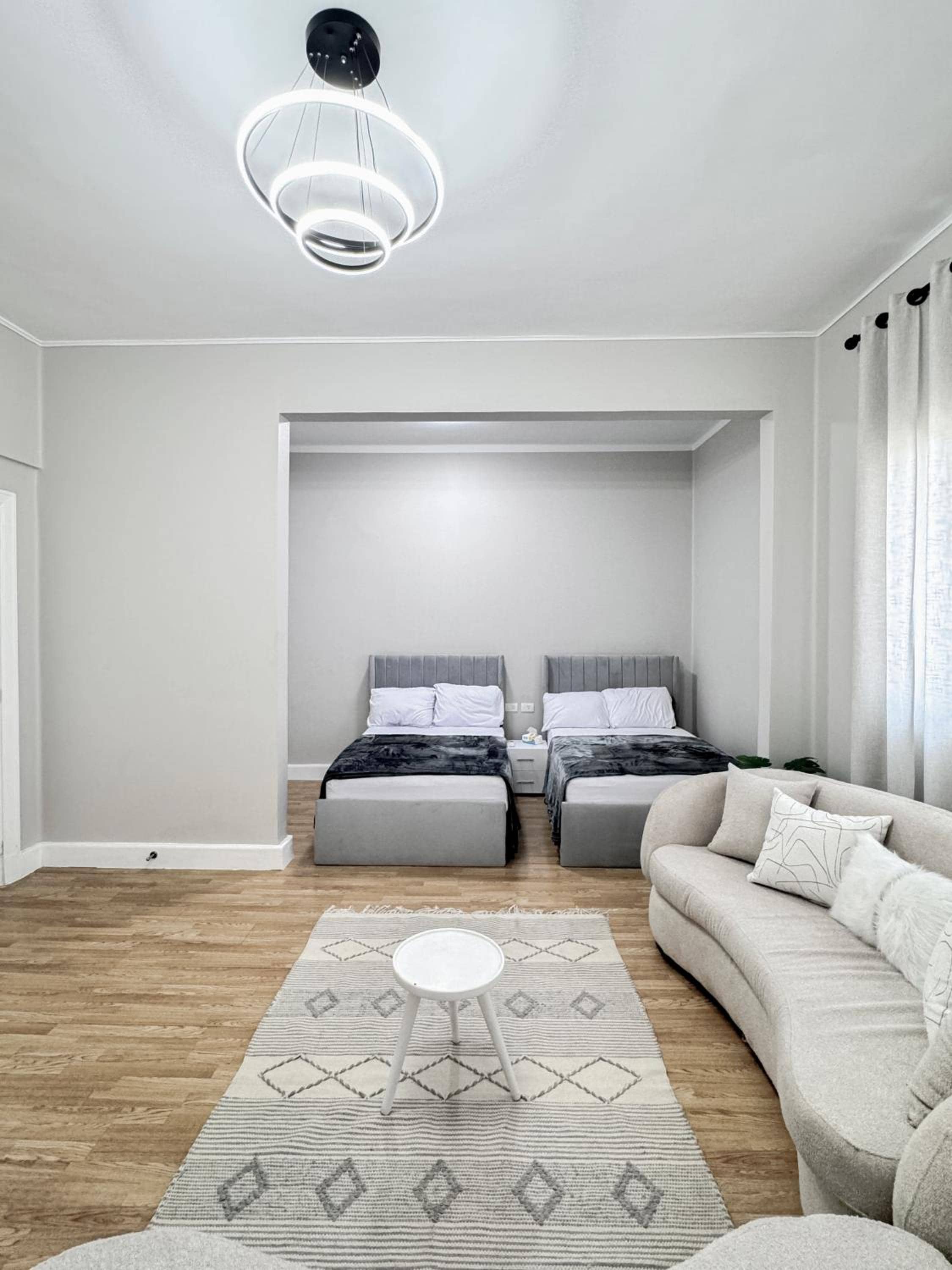 Nile Terrace 3BR Outdoor Space Families — 2
