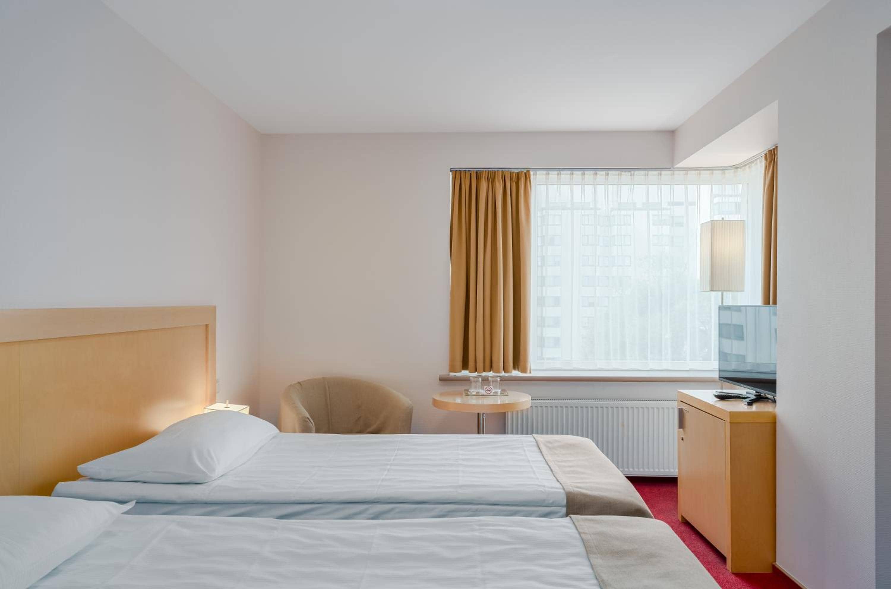 Riga Islande Hotel with FREE Parking — 5